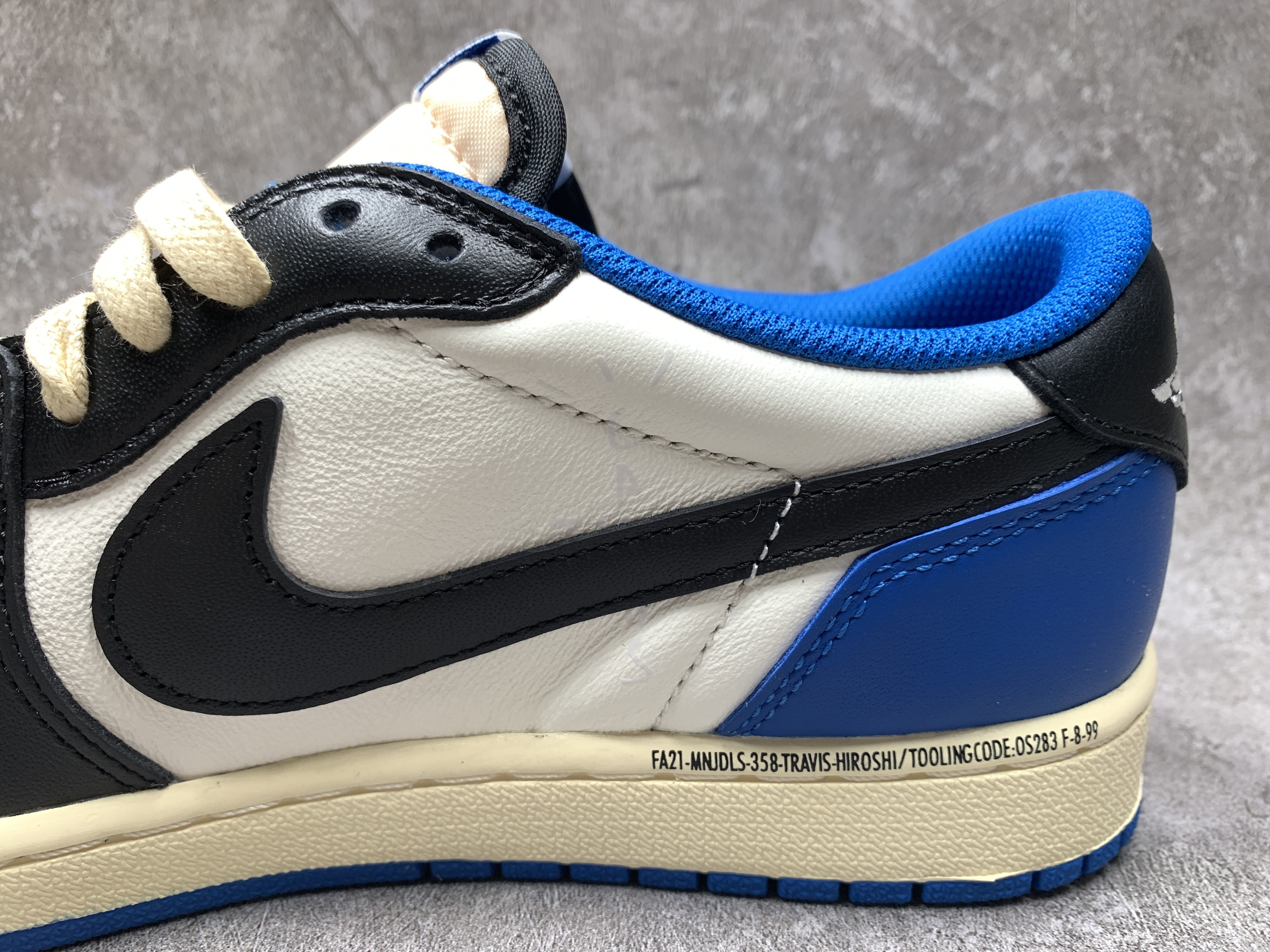 Air Jordan 1 Low Fragment Design x Travis Scott