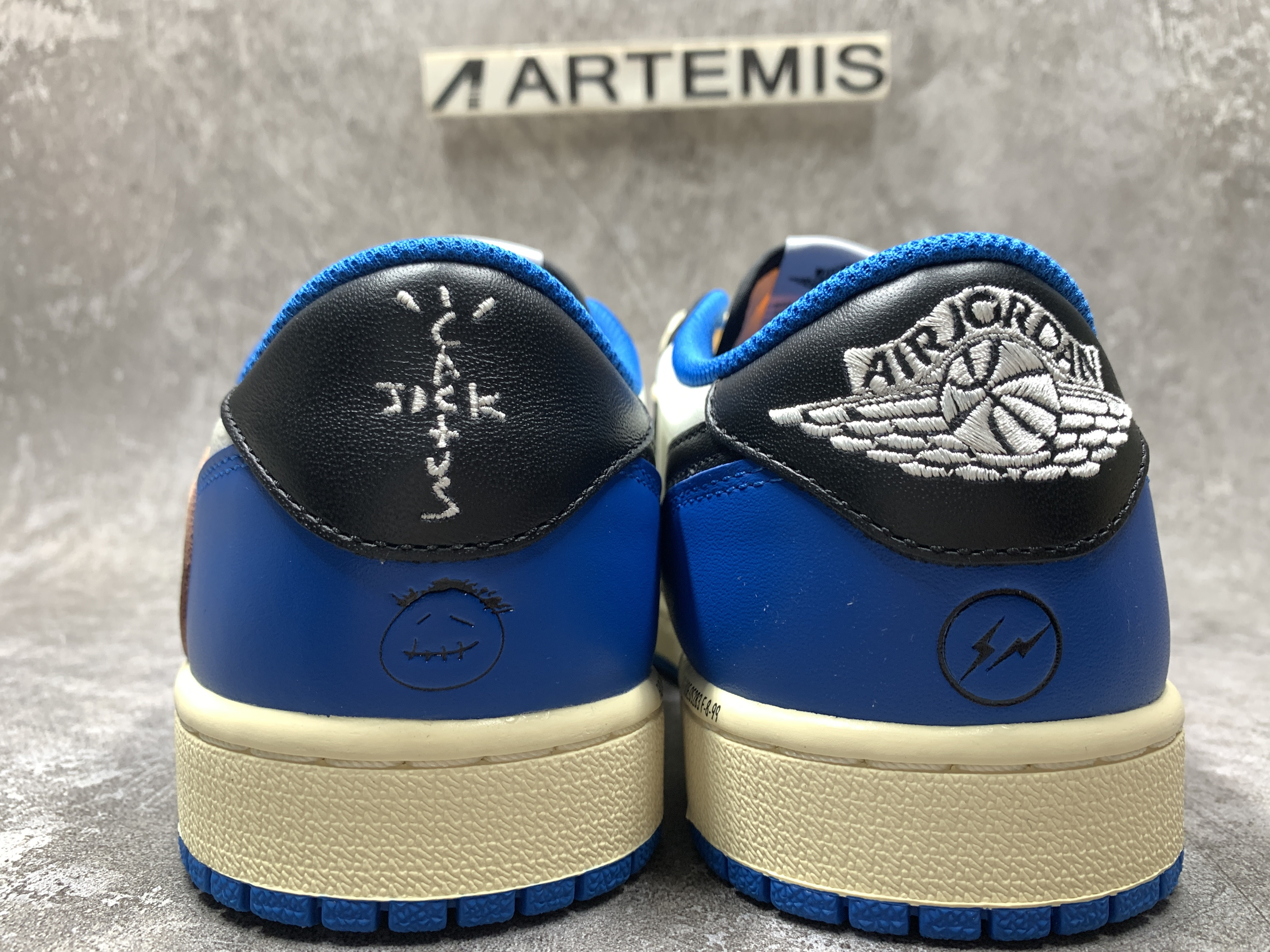 Air Jordan 1 Low Fragment Design x Travis Scott