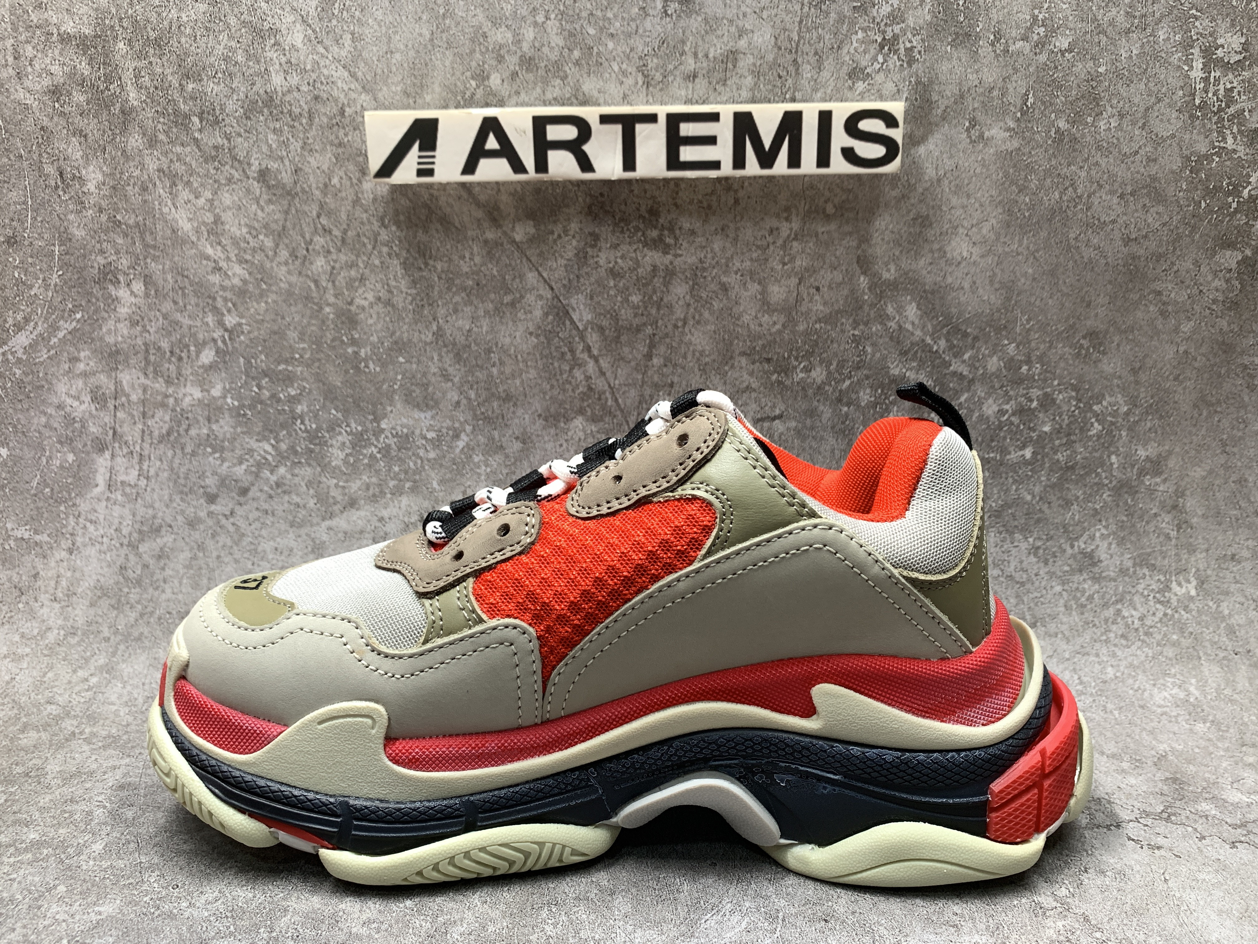 Balenciga Triple S Sneaker 