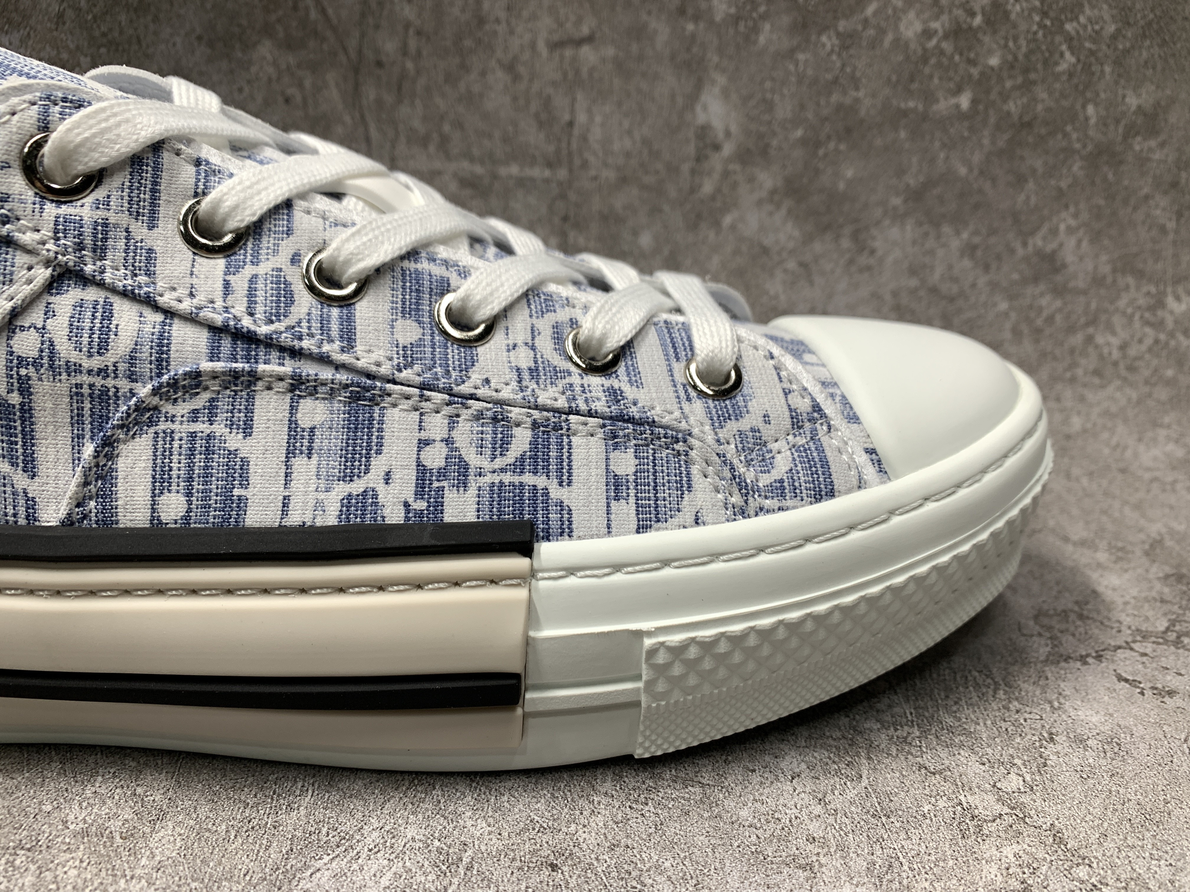 D*or b23 low blue