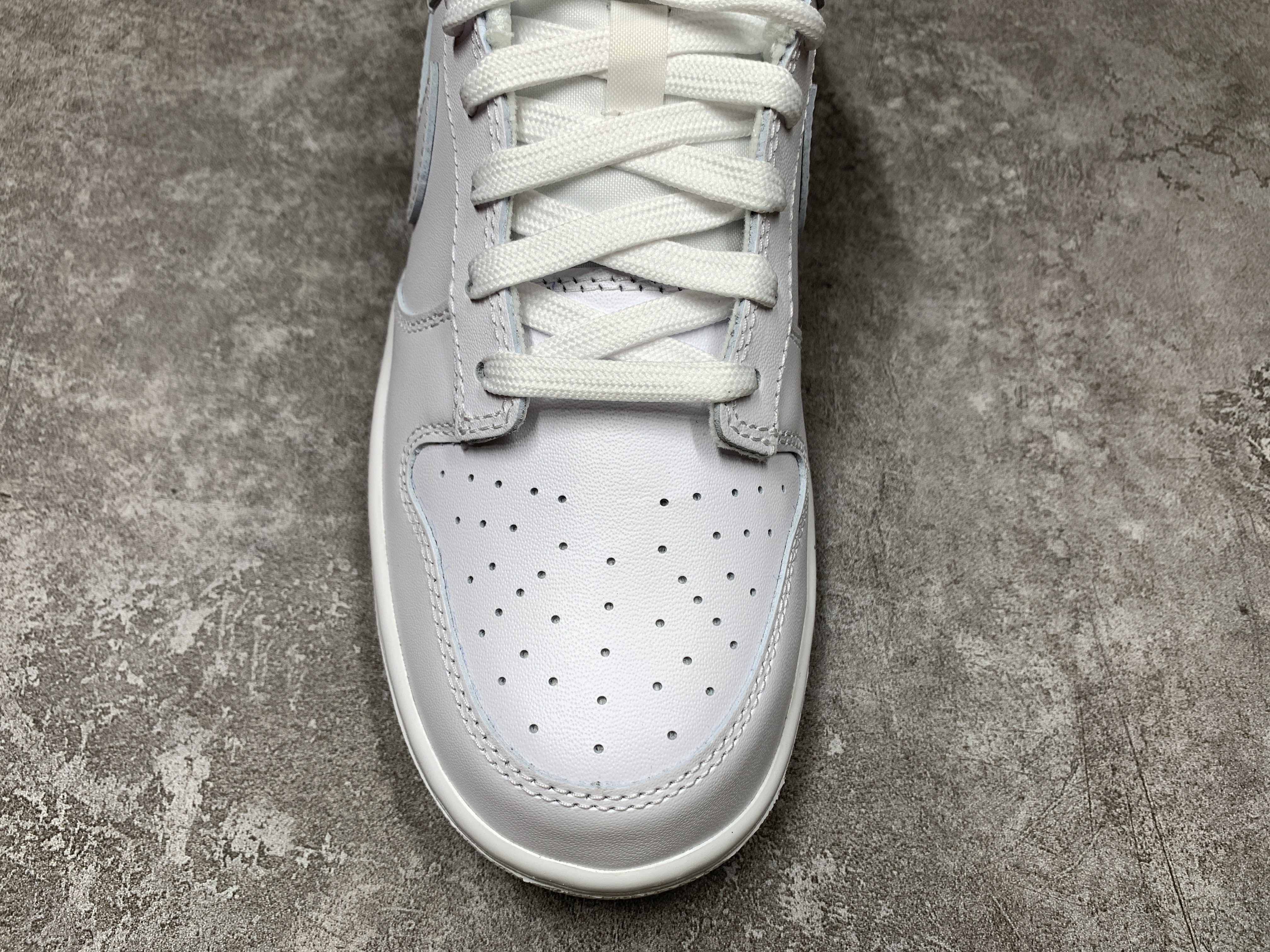 Nike Dunk Low Triple White