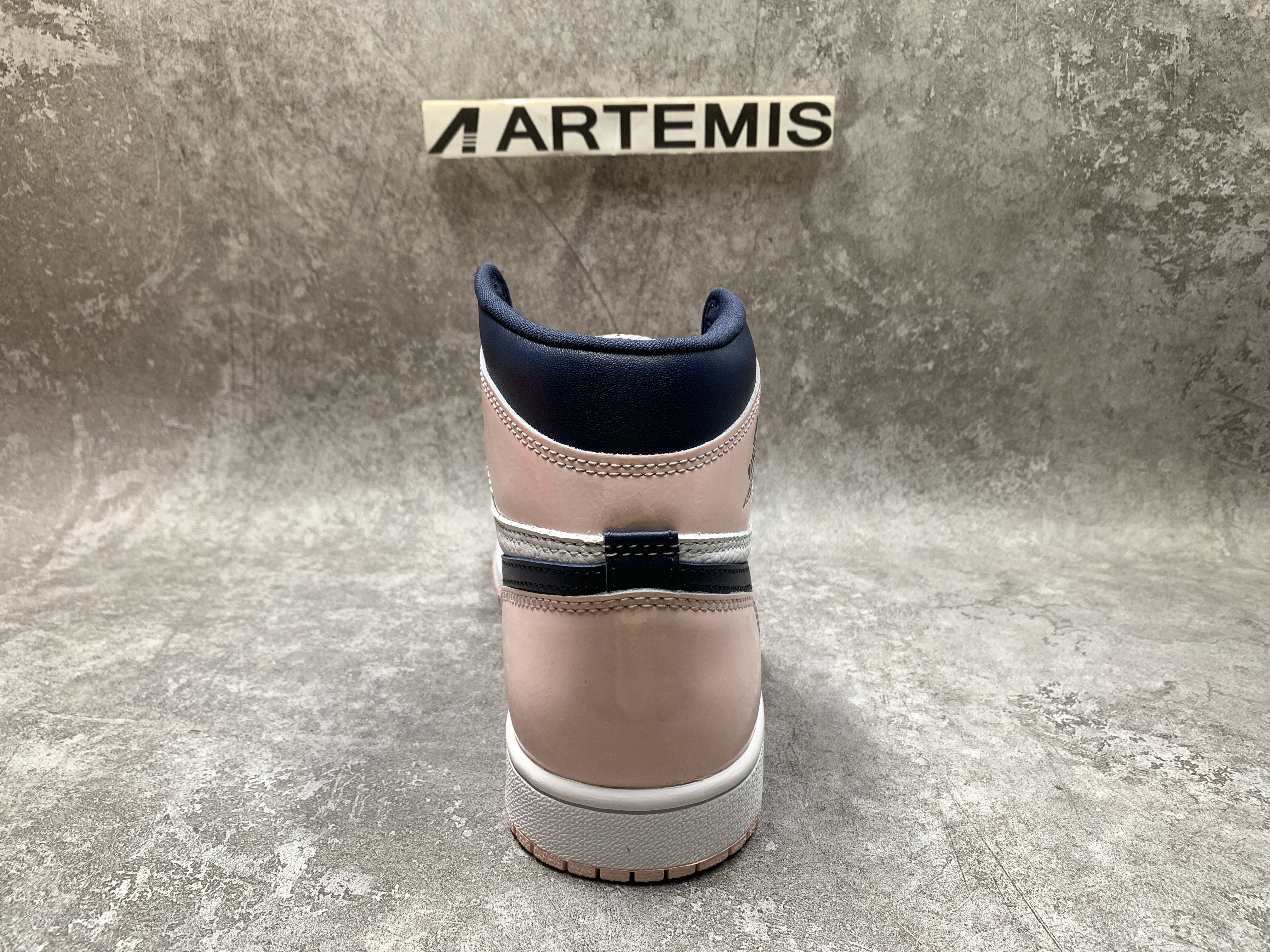 Air Jordan 1 Retro High OG SE Bubble Gum Atmosphere