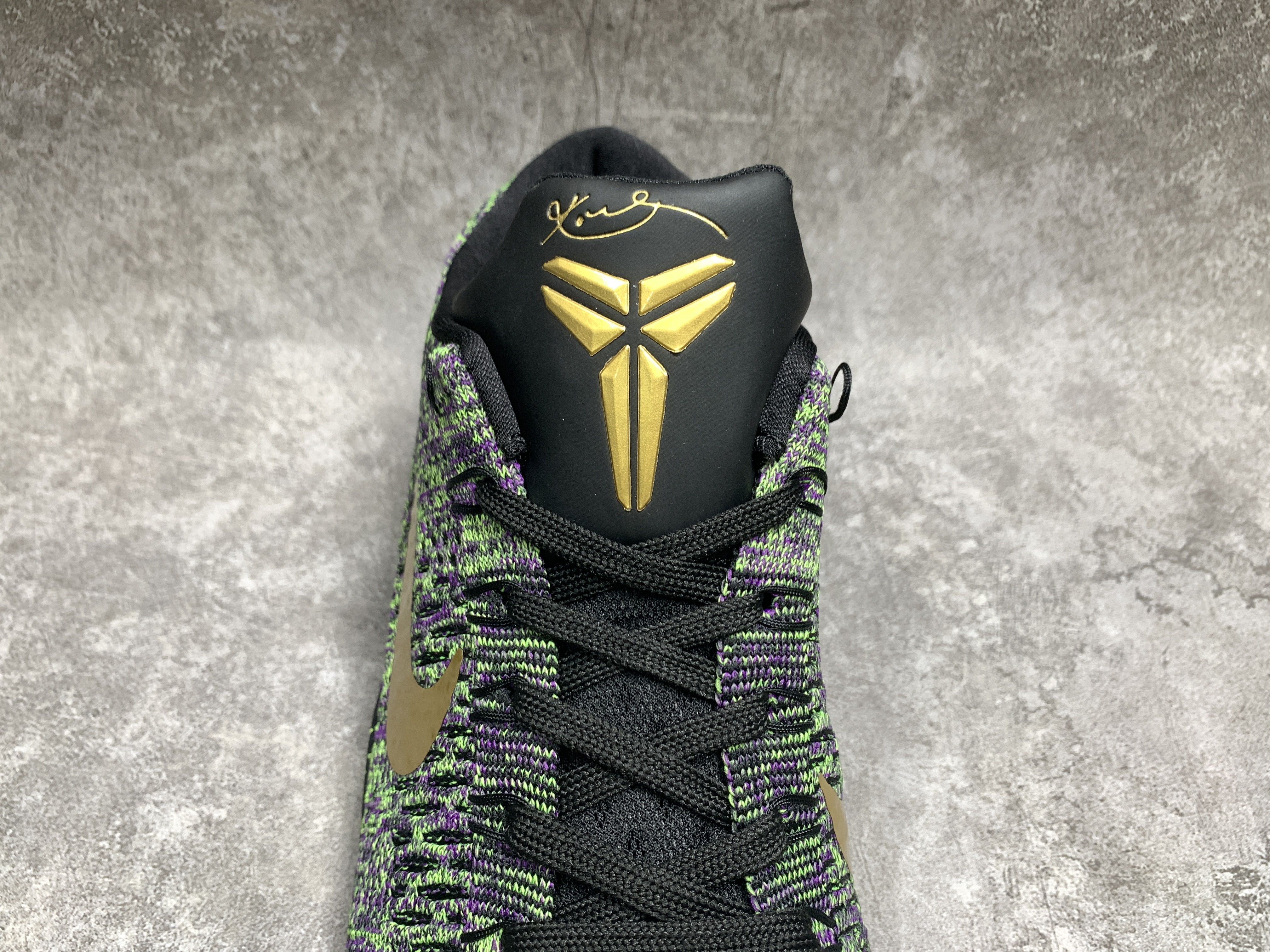 Nike Kobe 9 Low Mamba Moment