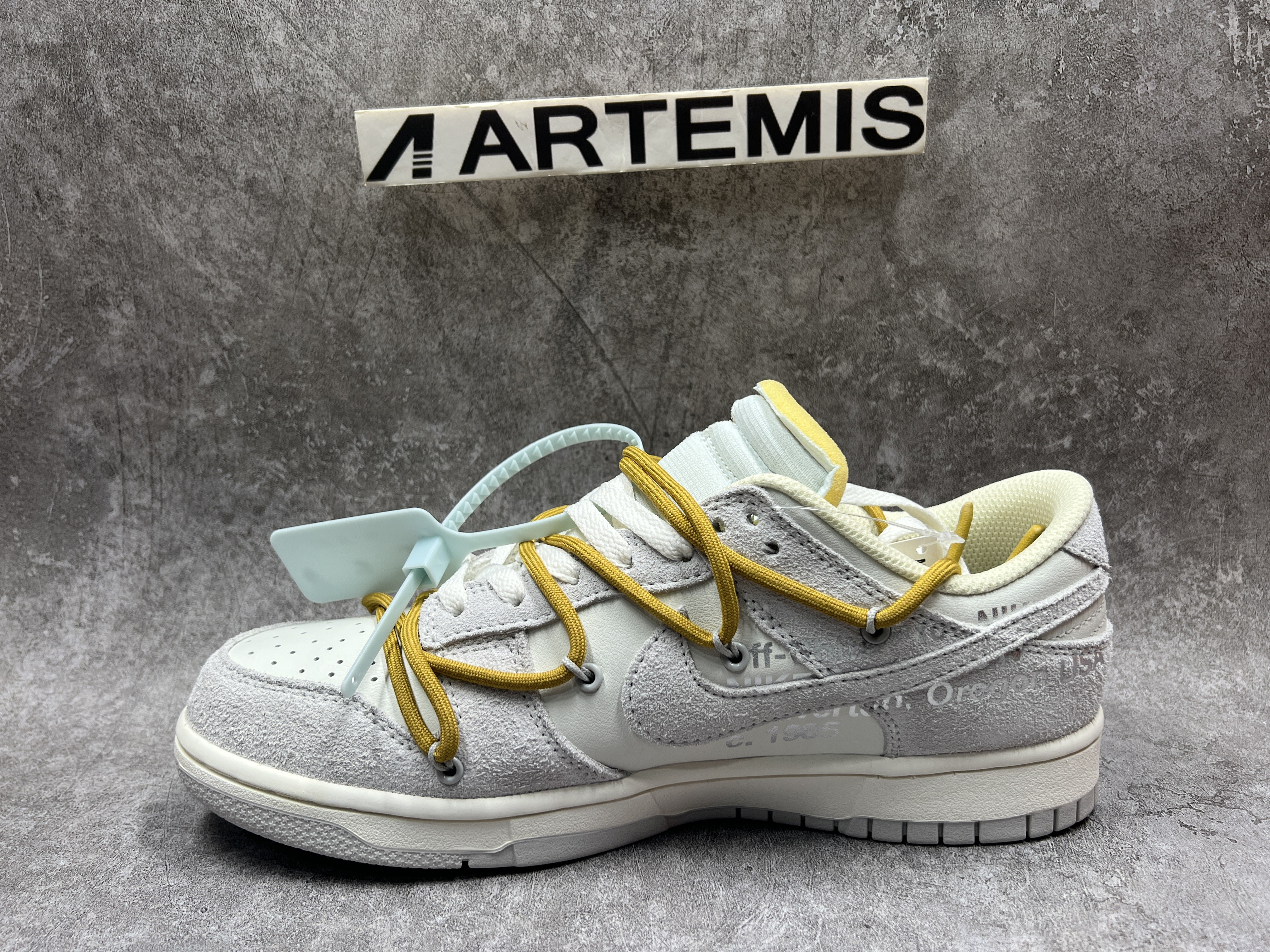 Off-White x Dunk Low Lot 37 of 50