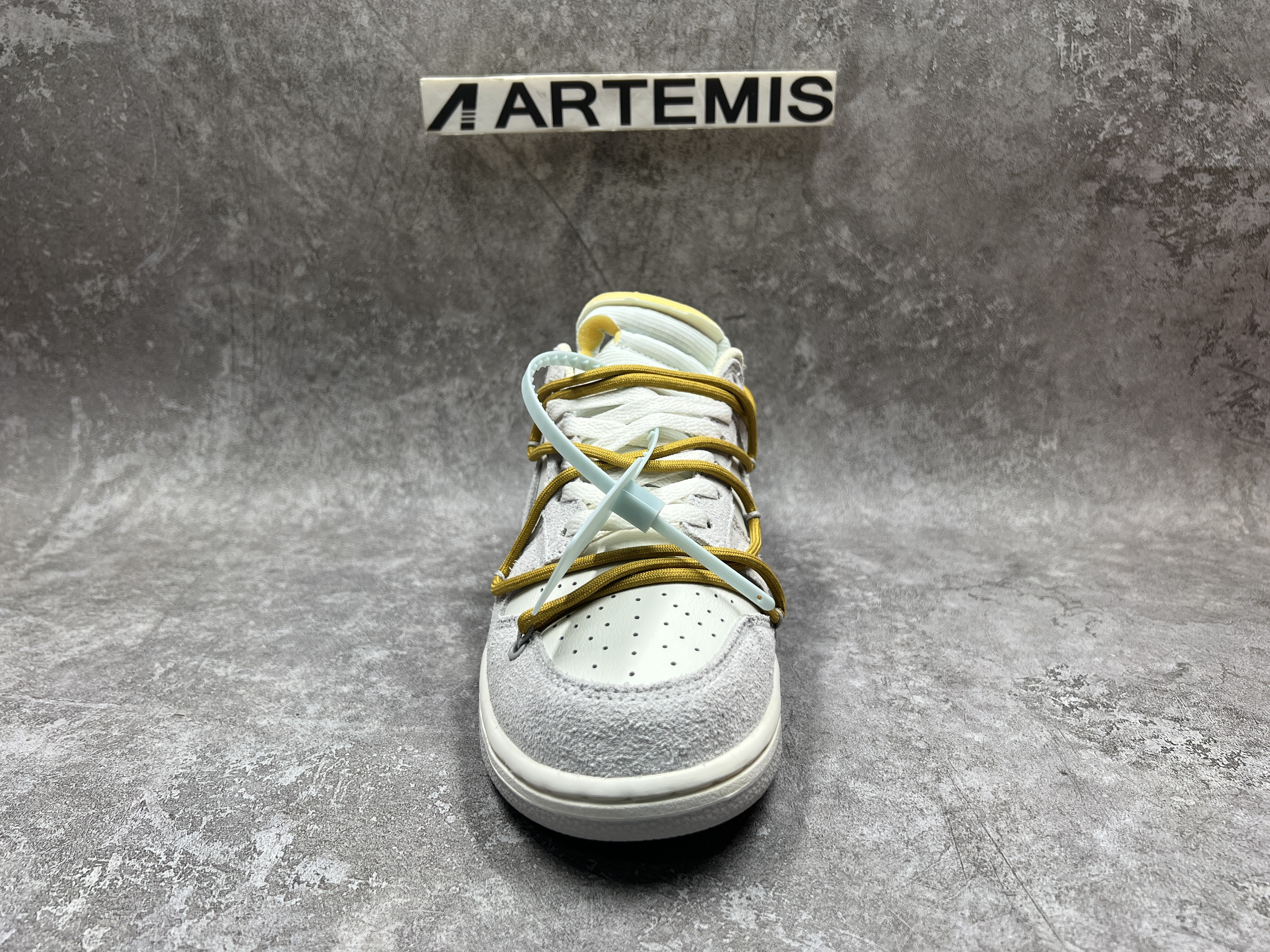 Off-White x Dunk Low Lot 37 of 50
