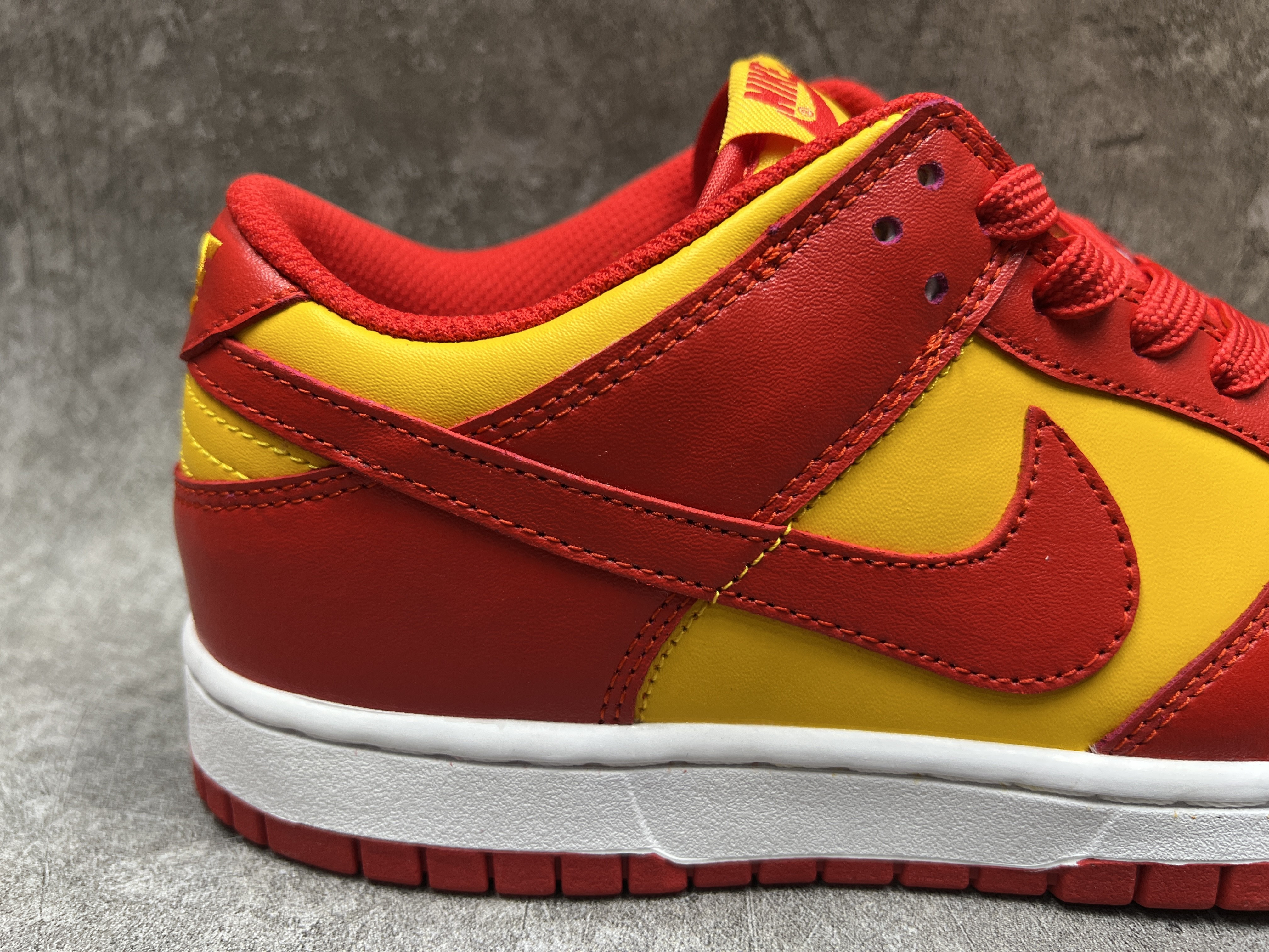 Nike Dunk Low Midas Gold