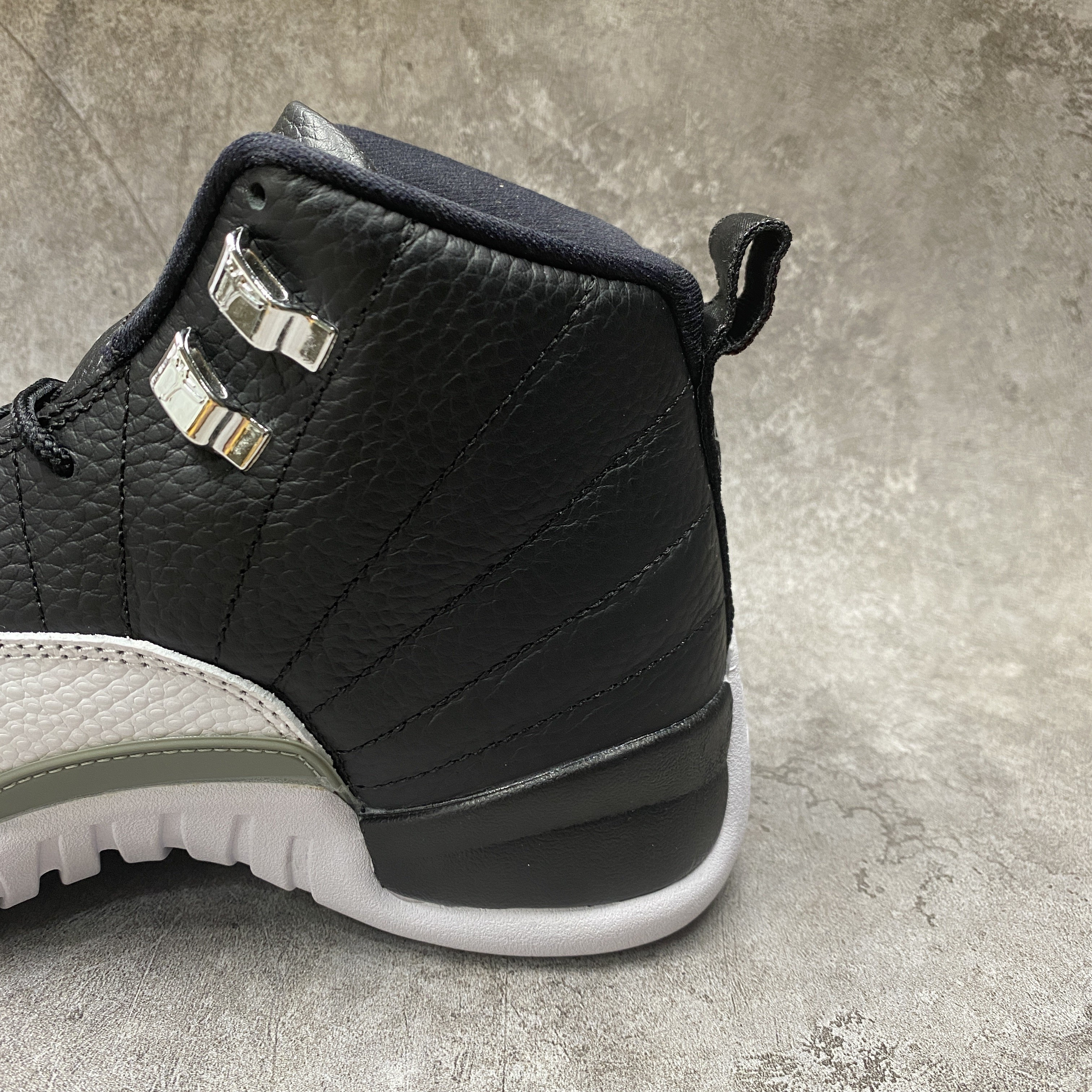 Air Jordan 12 Retro Playoffs (2022)