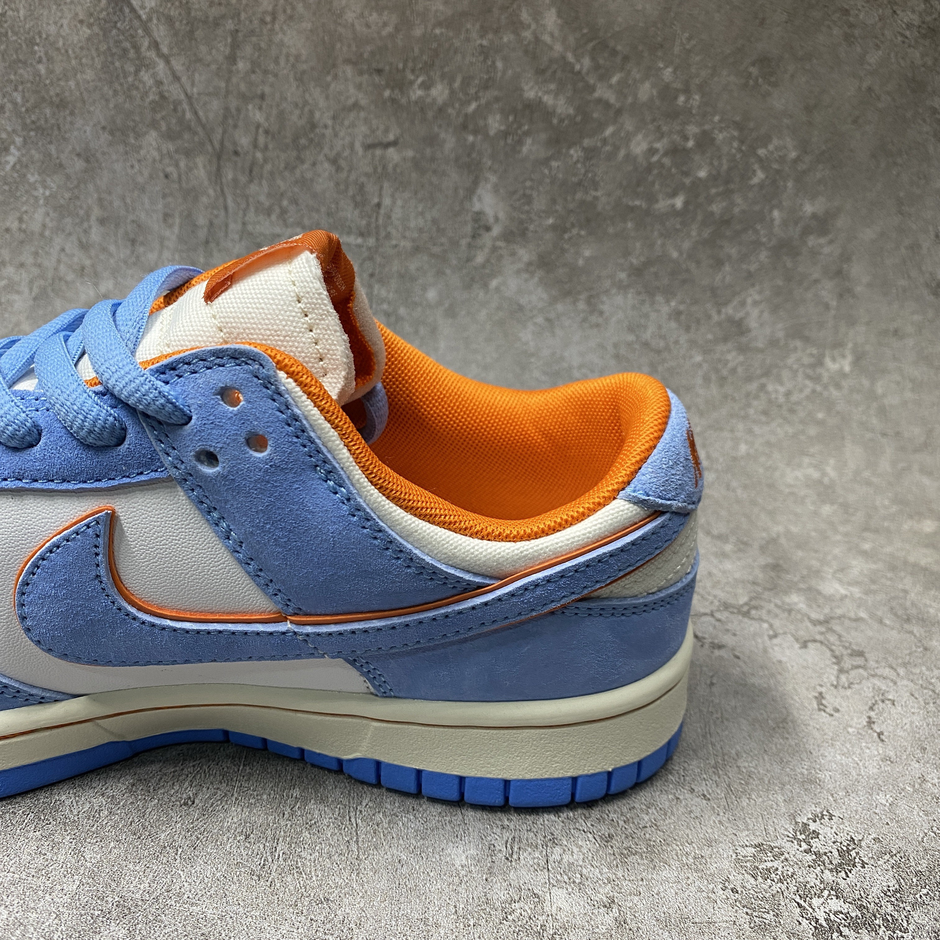 O.tomo Katsuhiro x SB Dunk Low "Steamboy OST"