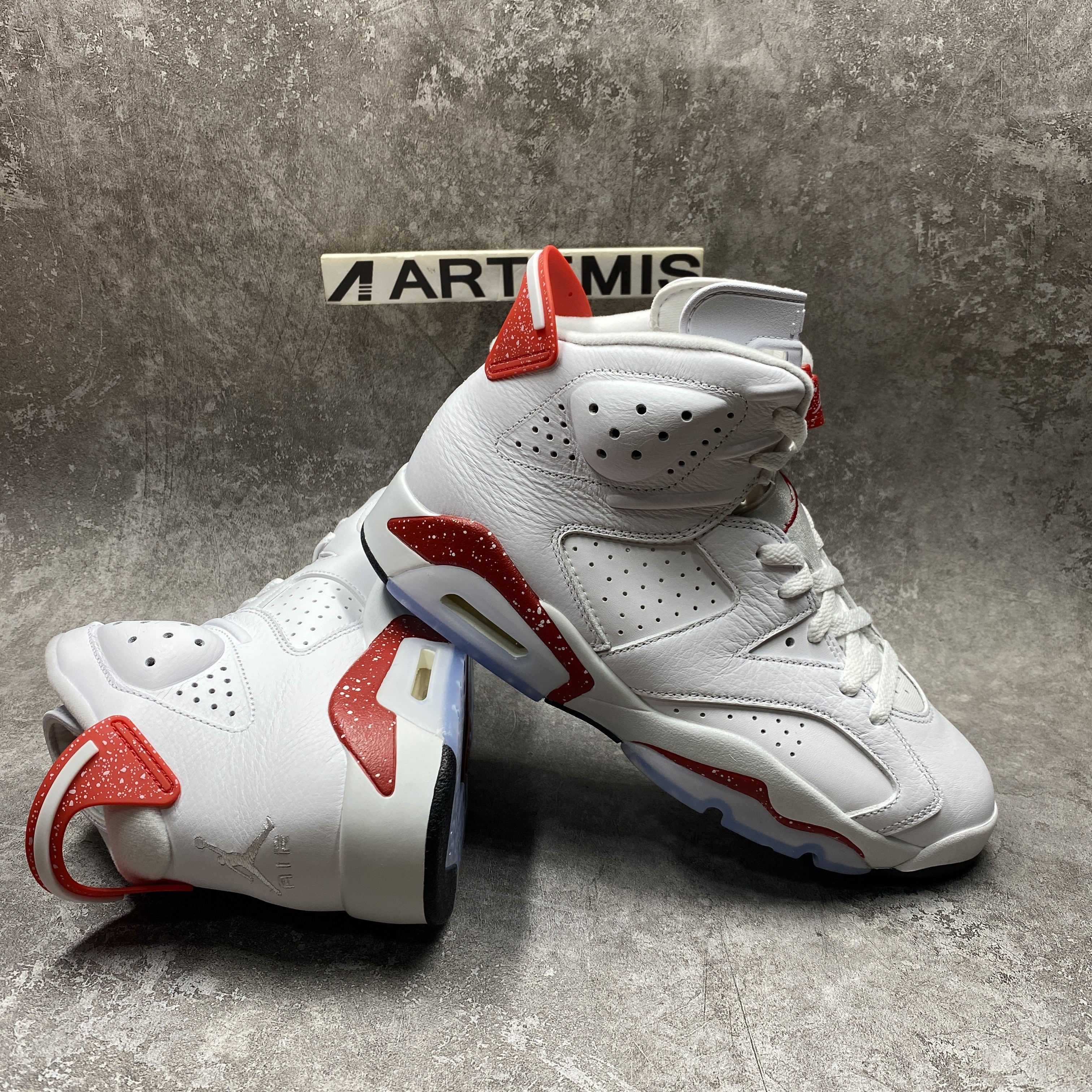 Air Jordan 6 Retro Red Oreo