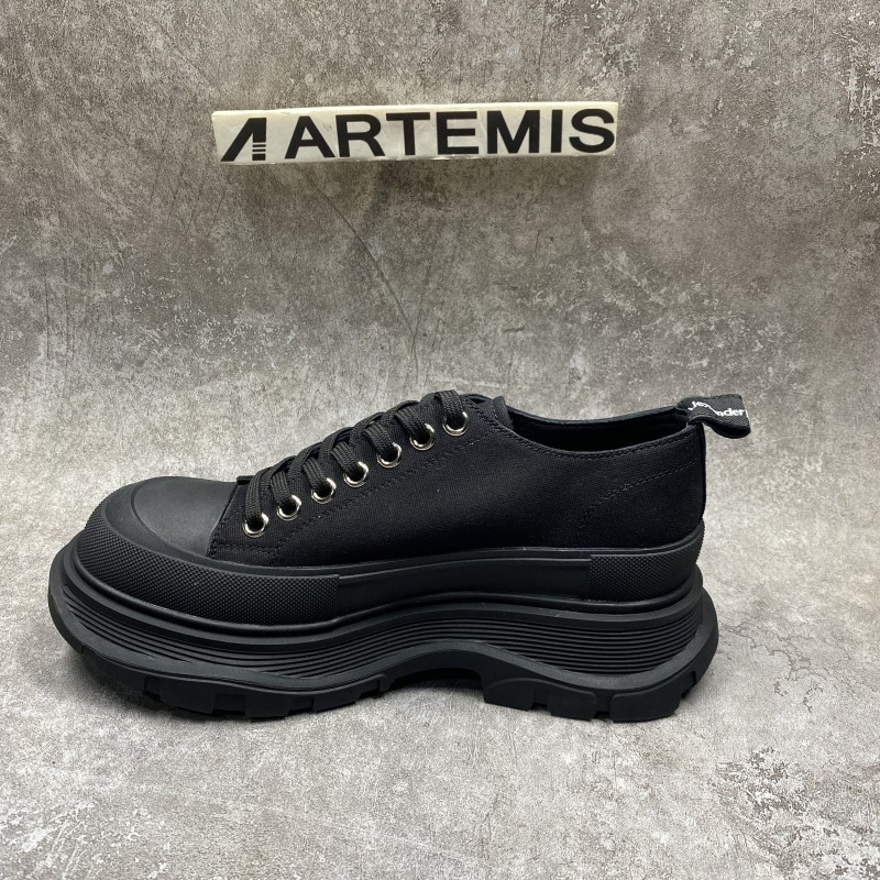 ale*d*r M*Q*en tread slick low lace up black
