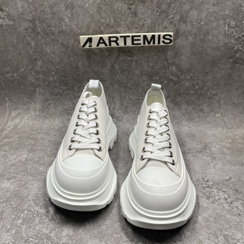 ale*d*r M*Q*en tread slick low lace up white