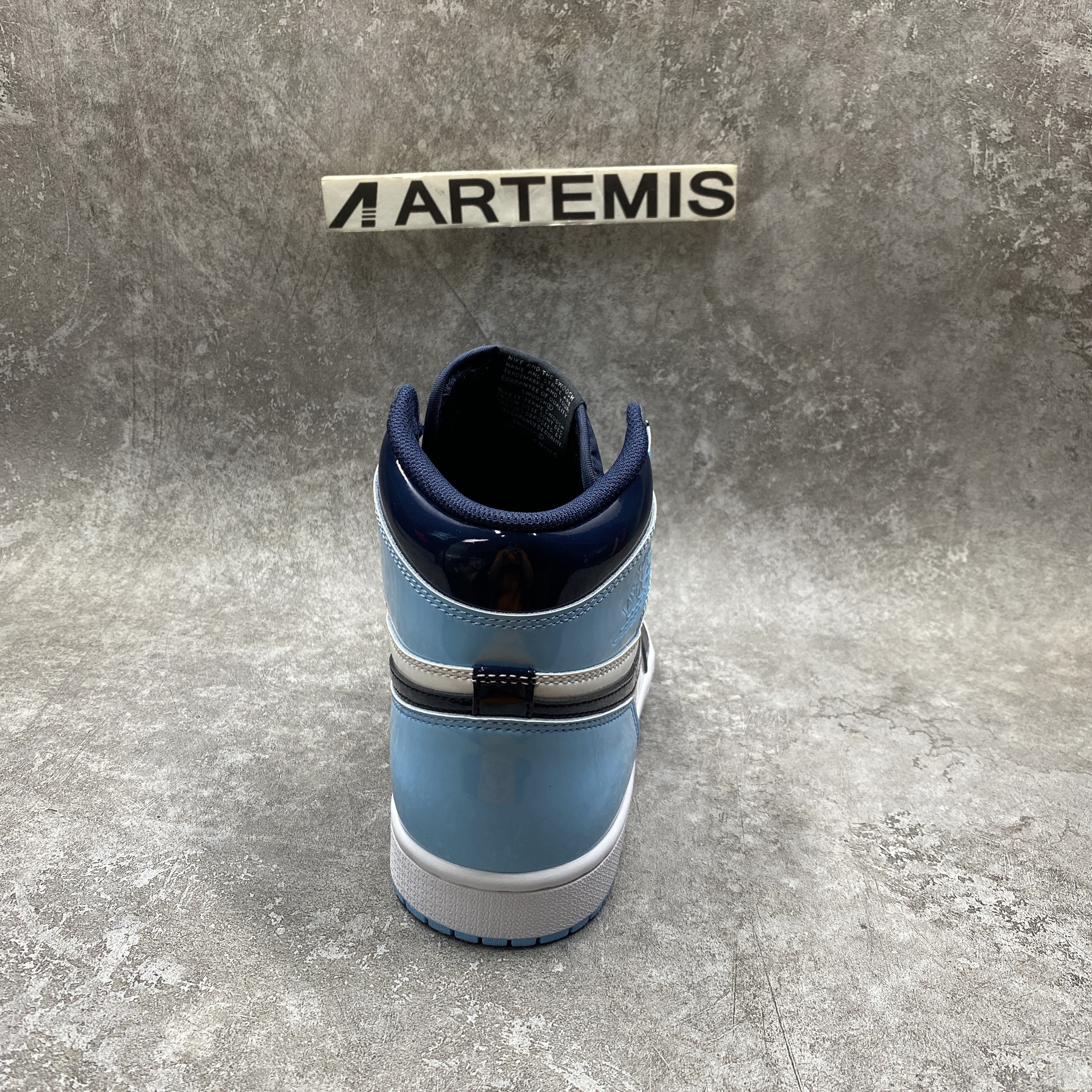 Air Jordan 1 Retro High UNC Patent Blue Chill