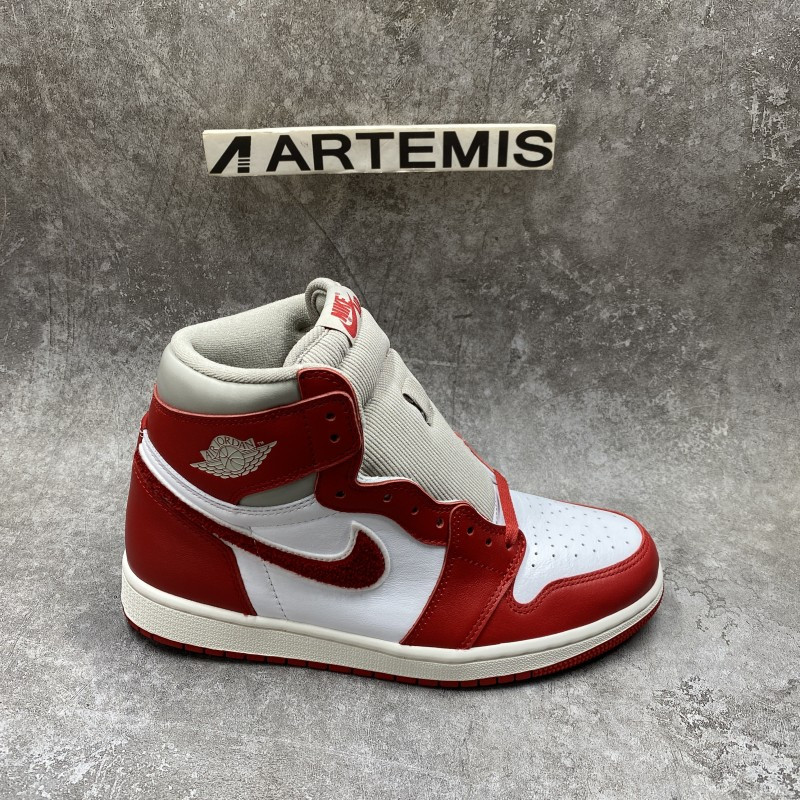 Air Jordan 1 High OG Newstalgia Chenille
