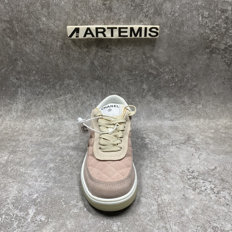 channel 22c Di*m*nd sports shoes in pink