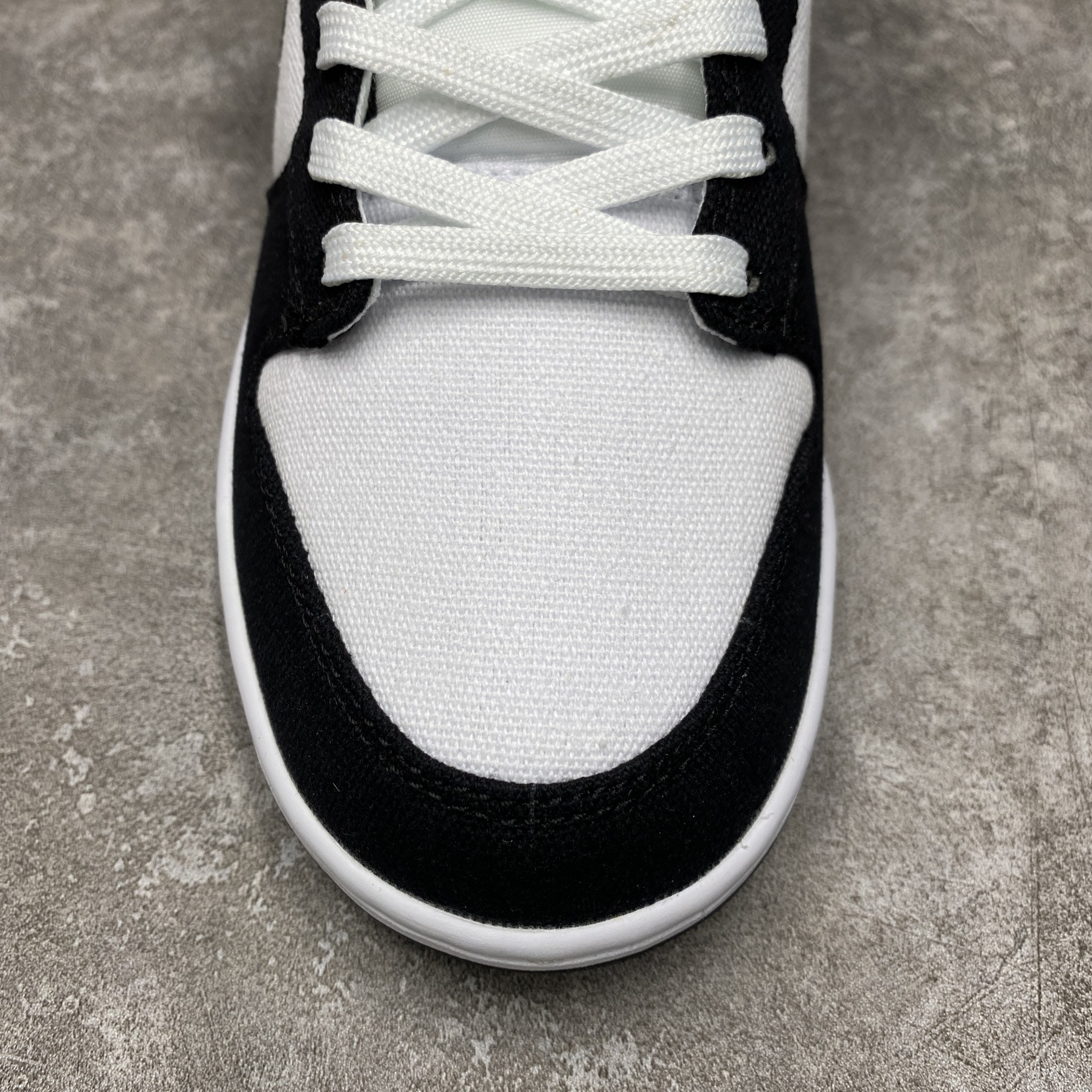 Nike Dunk Mid Panda