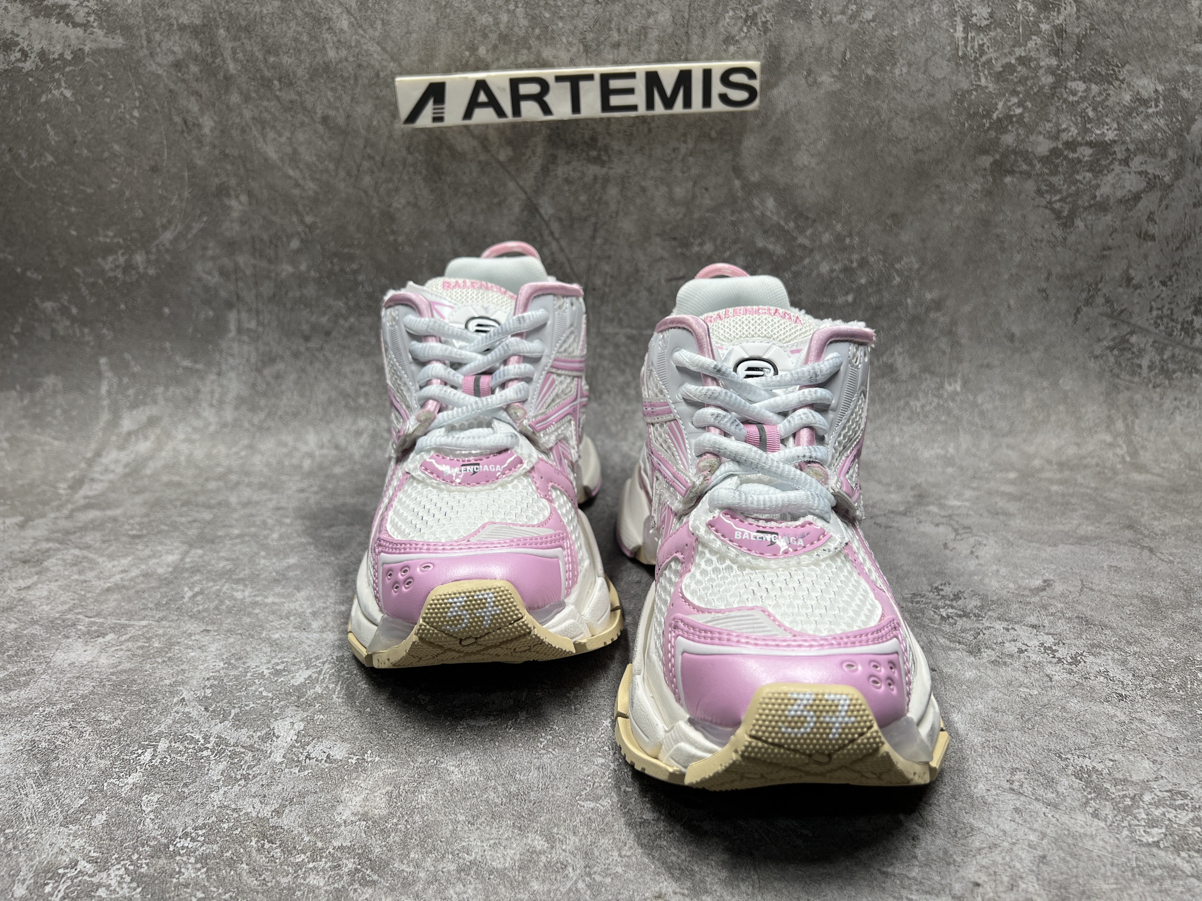 Balenciga Runner Sneaker Pink