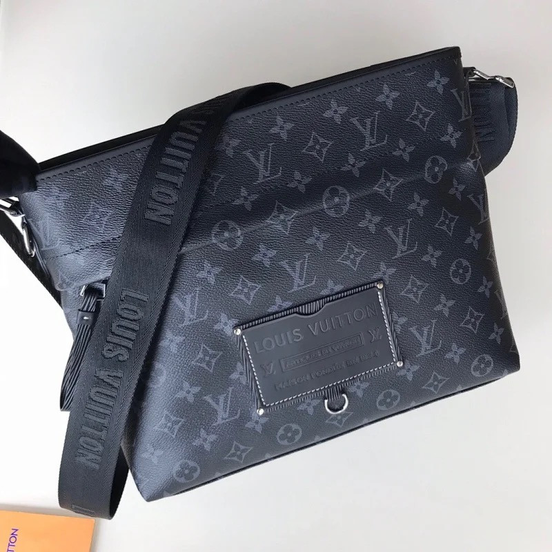 LV BESACE ZIPPEE M45216