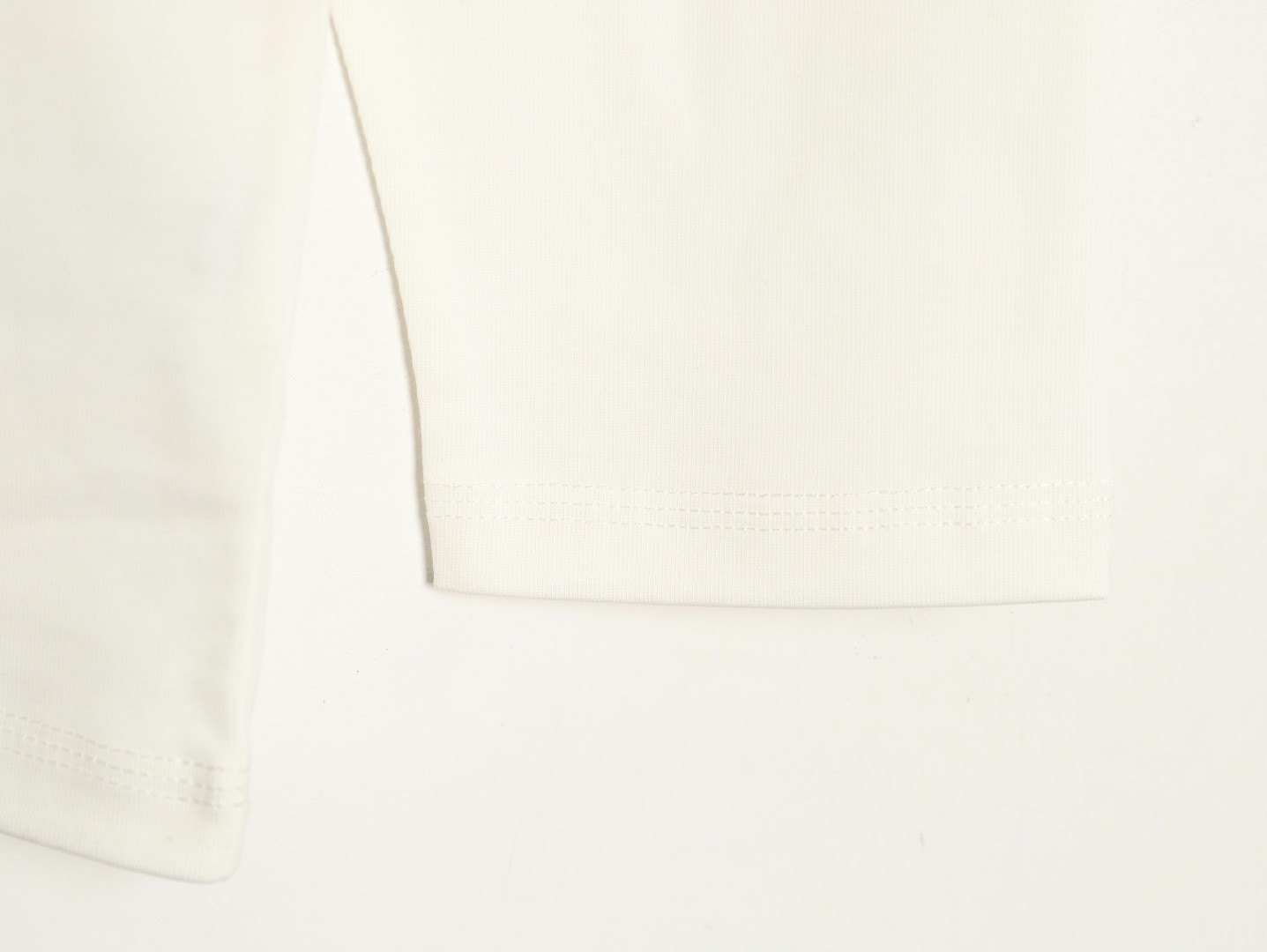 L0ew* & on 25fw long-sleeved t-shirt