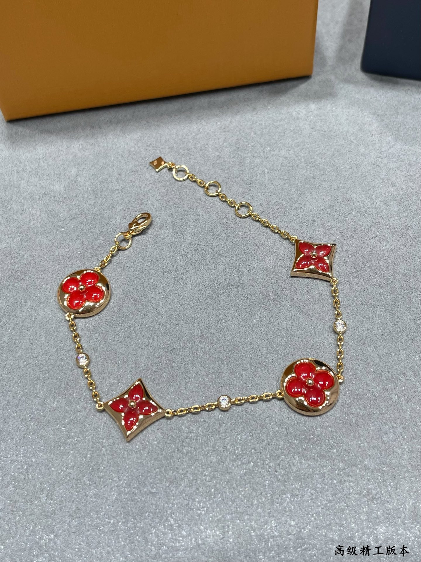 l0*is V*t0n large red agate four flower bracelet