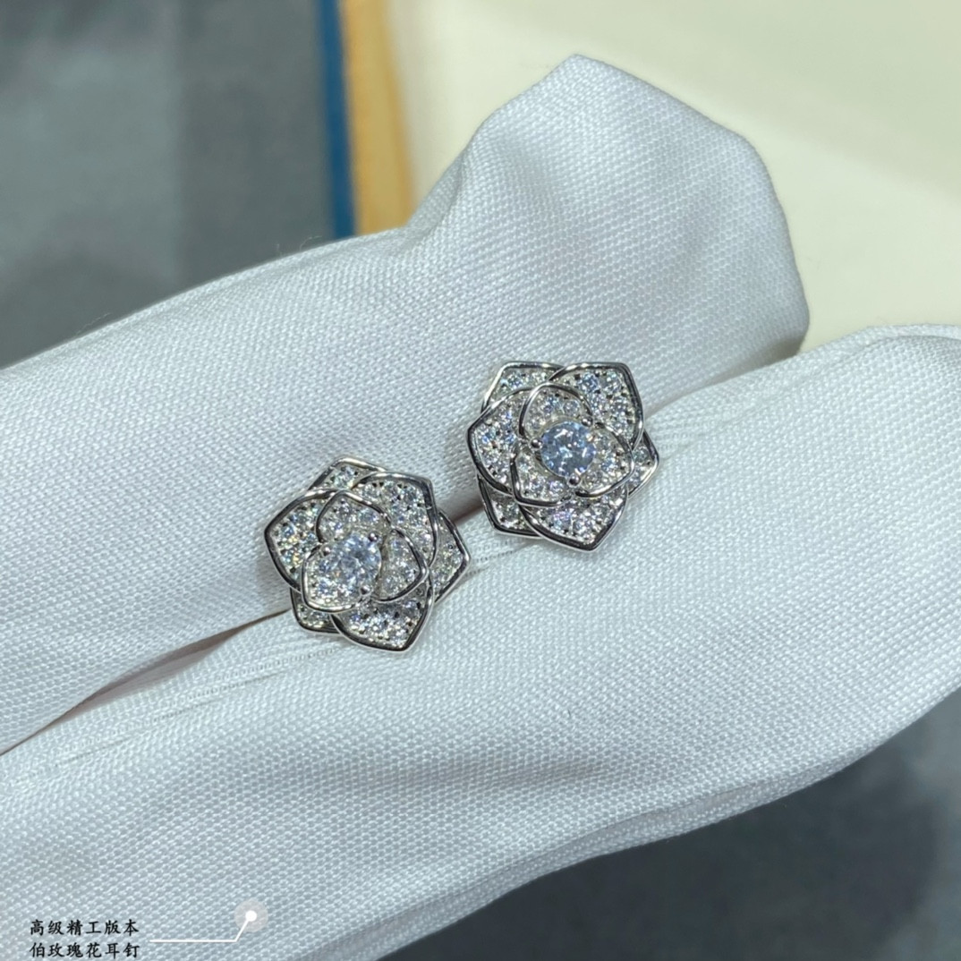 Piaget rose stud Earrings