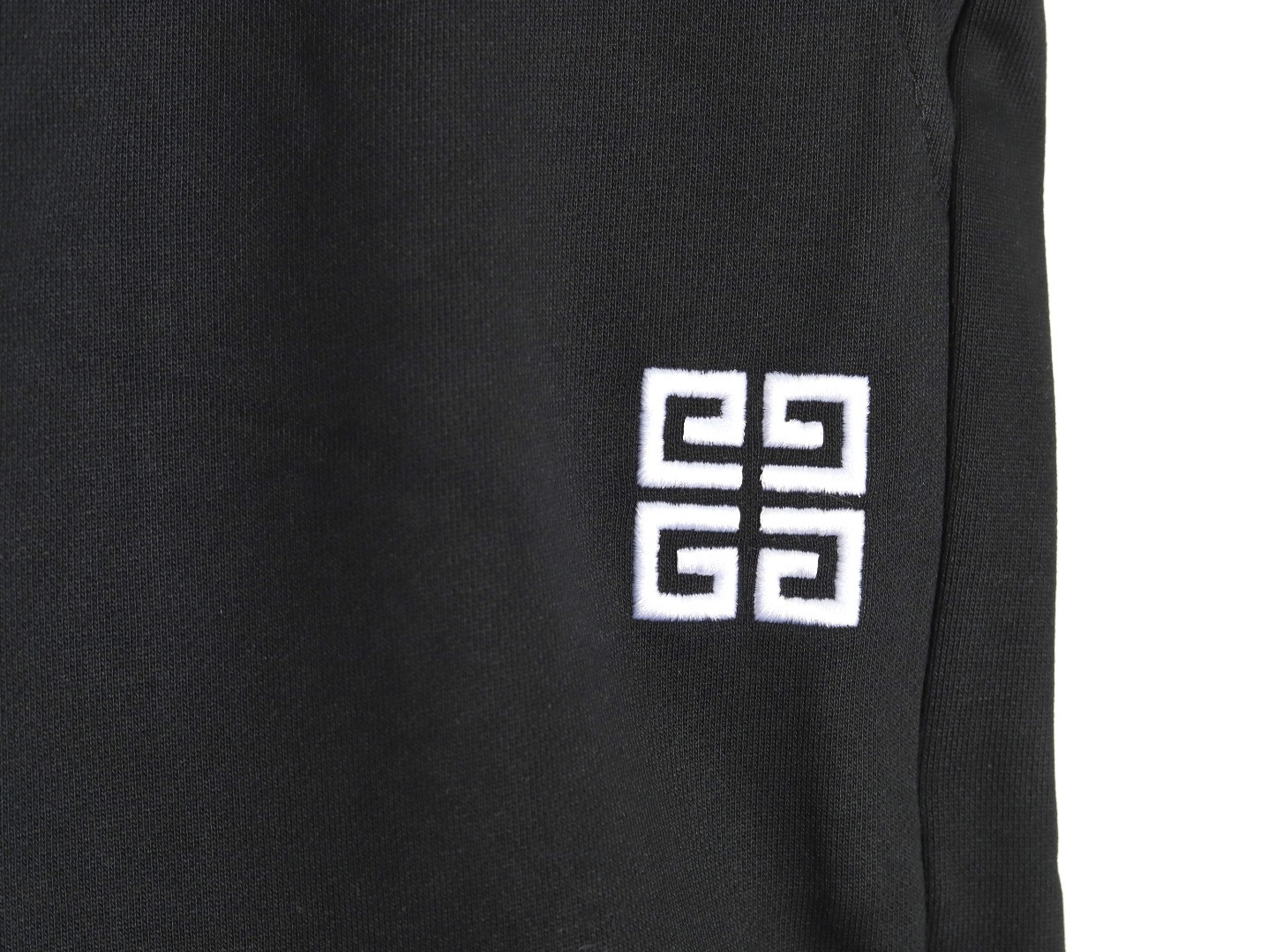 Givenchy 25ss shorts