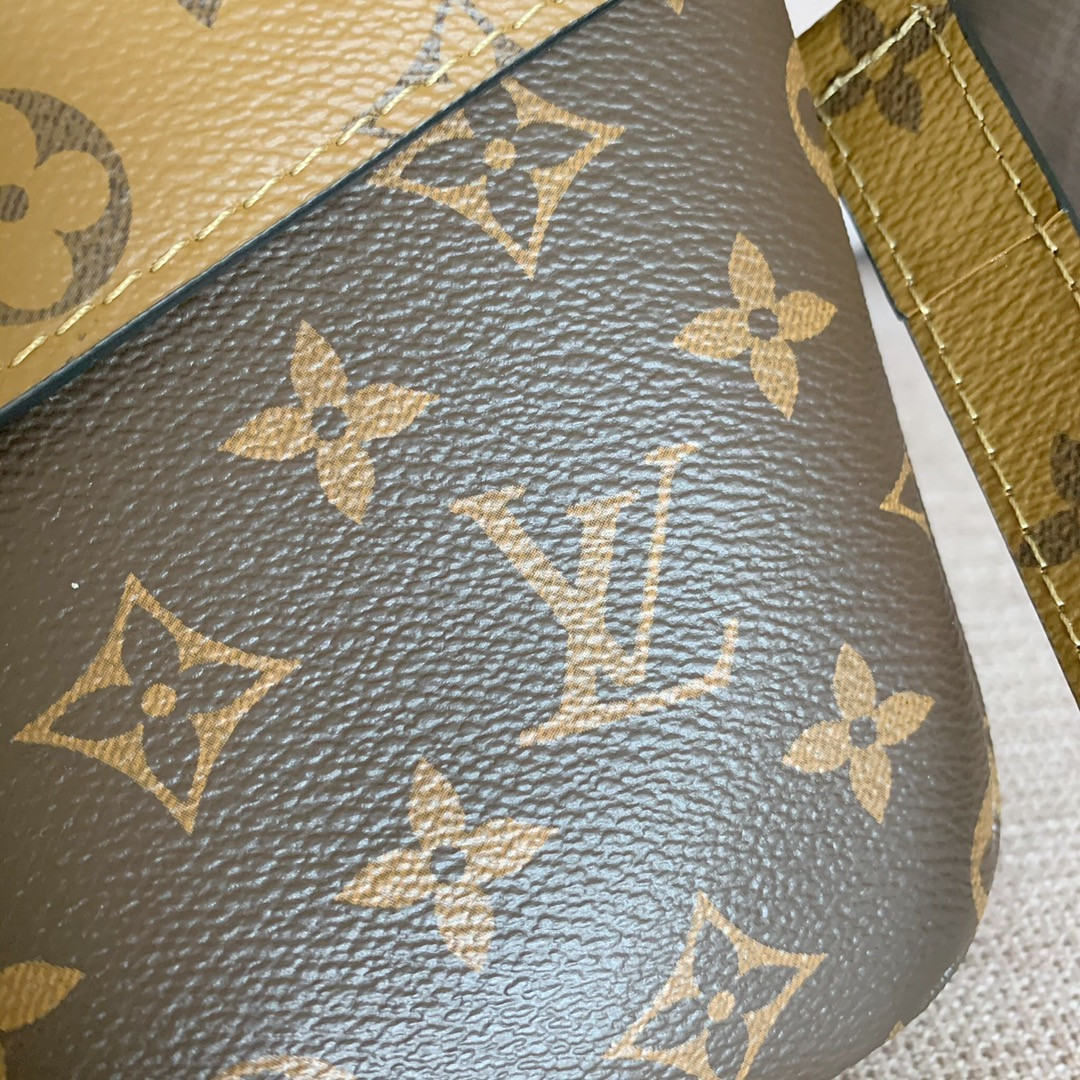 LV POCHETTE METIS M44876