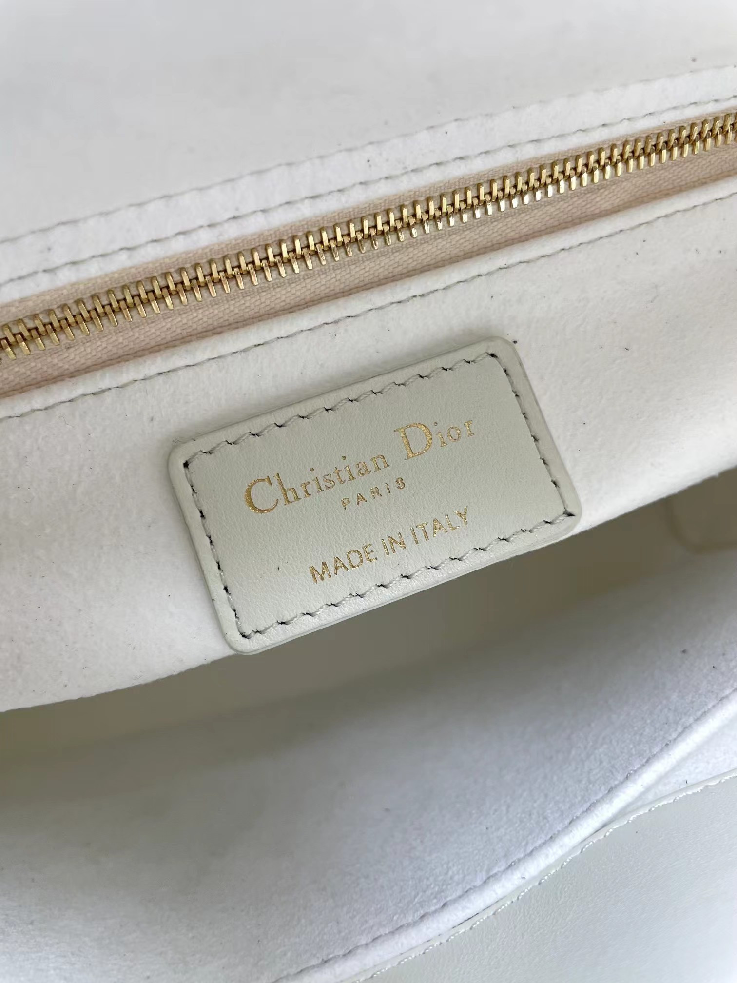 medium lady D*or bag  24 x 20 x 12 cm