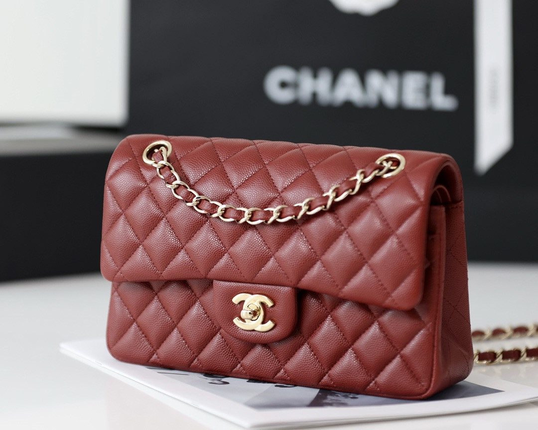 Ch*el classic handbag in grained litchi pattern calfskin & gold-tone metal 15.5 × 25.5 × 6.5 cm