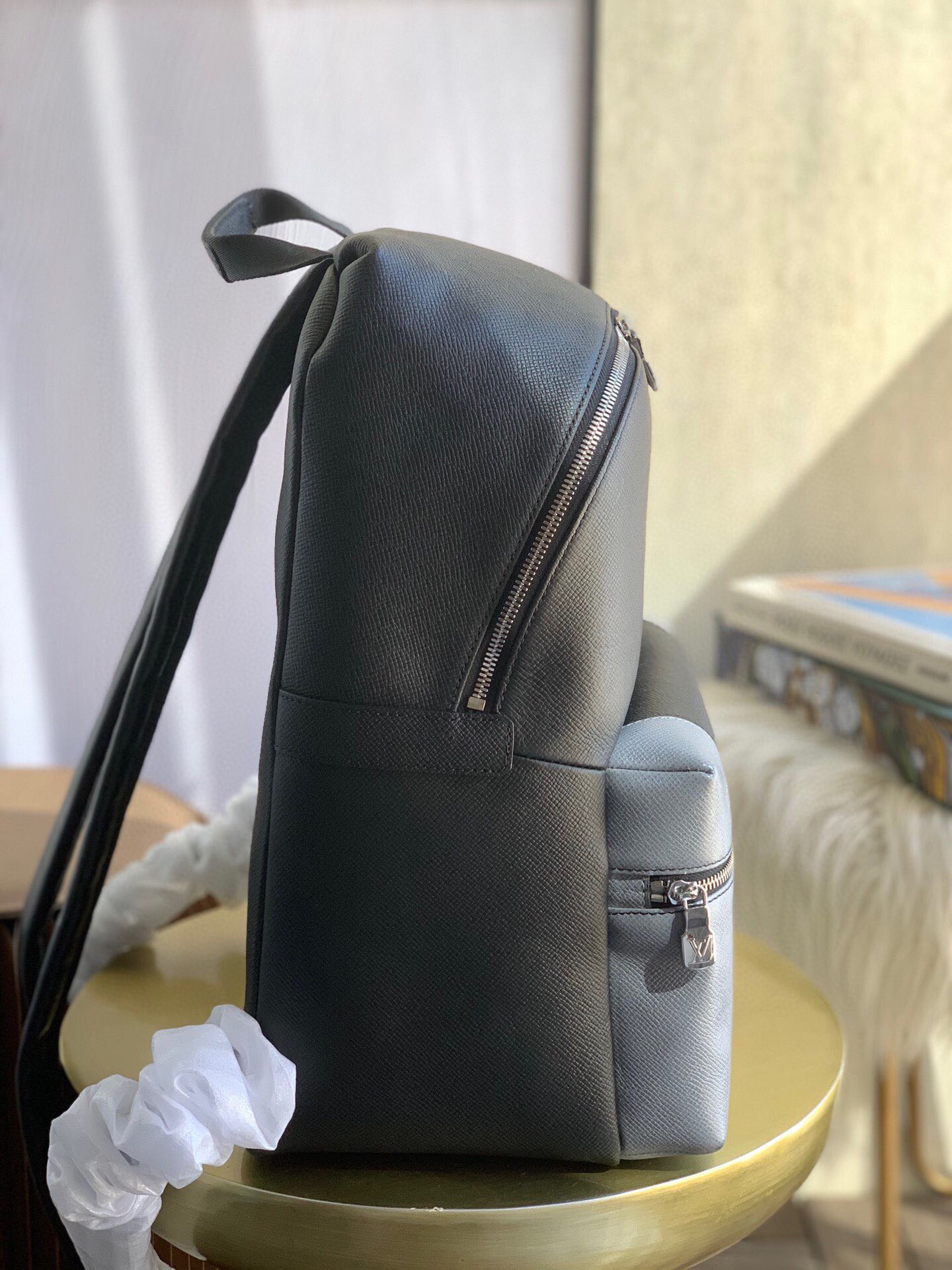 LV DISCOVERY BACKPACK M30728