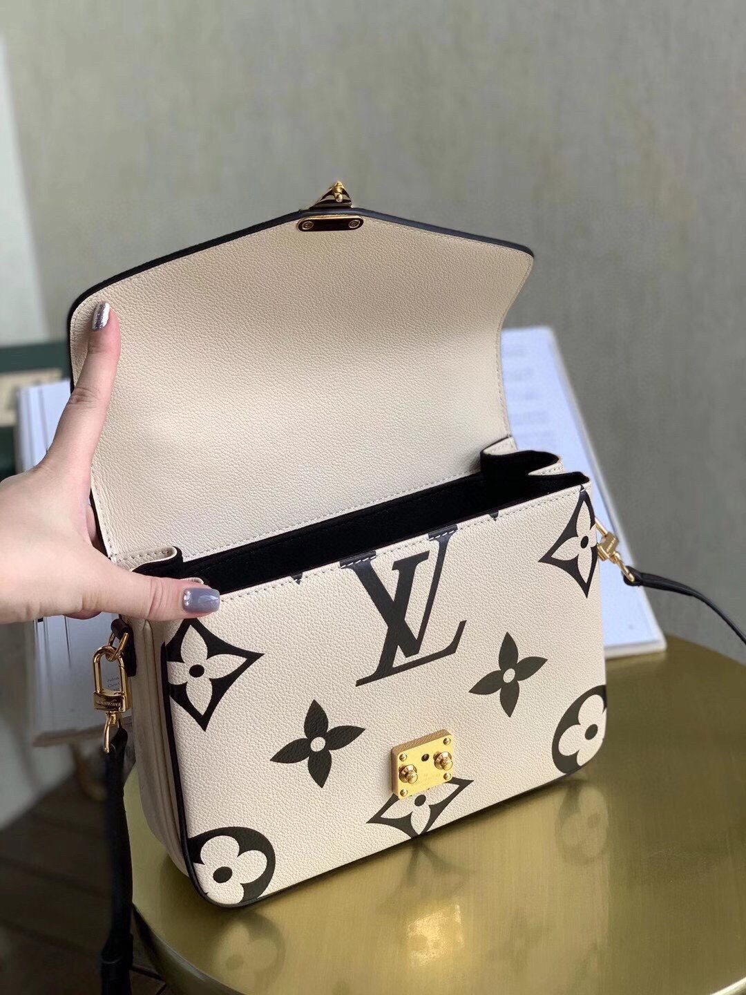 LV CRAFTY POCHETTE METIS M45384