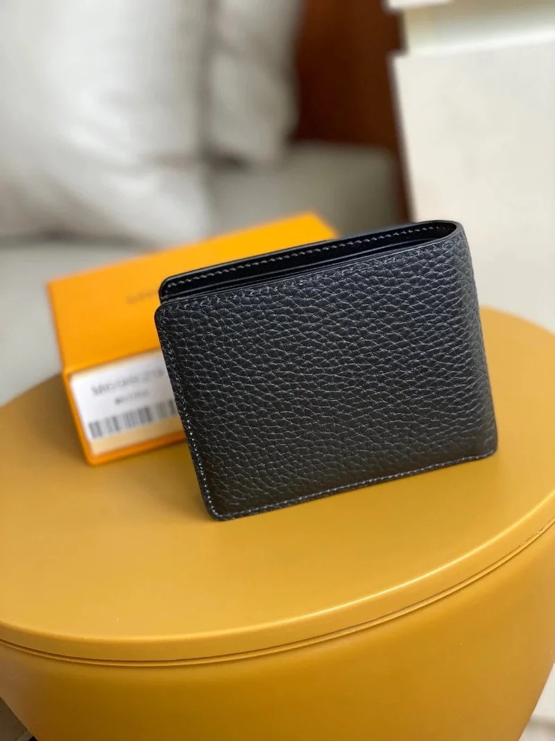 LV MULTIPLE WALLET M69829