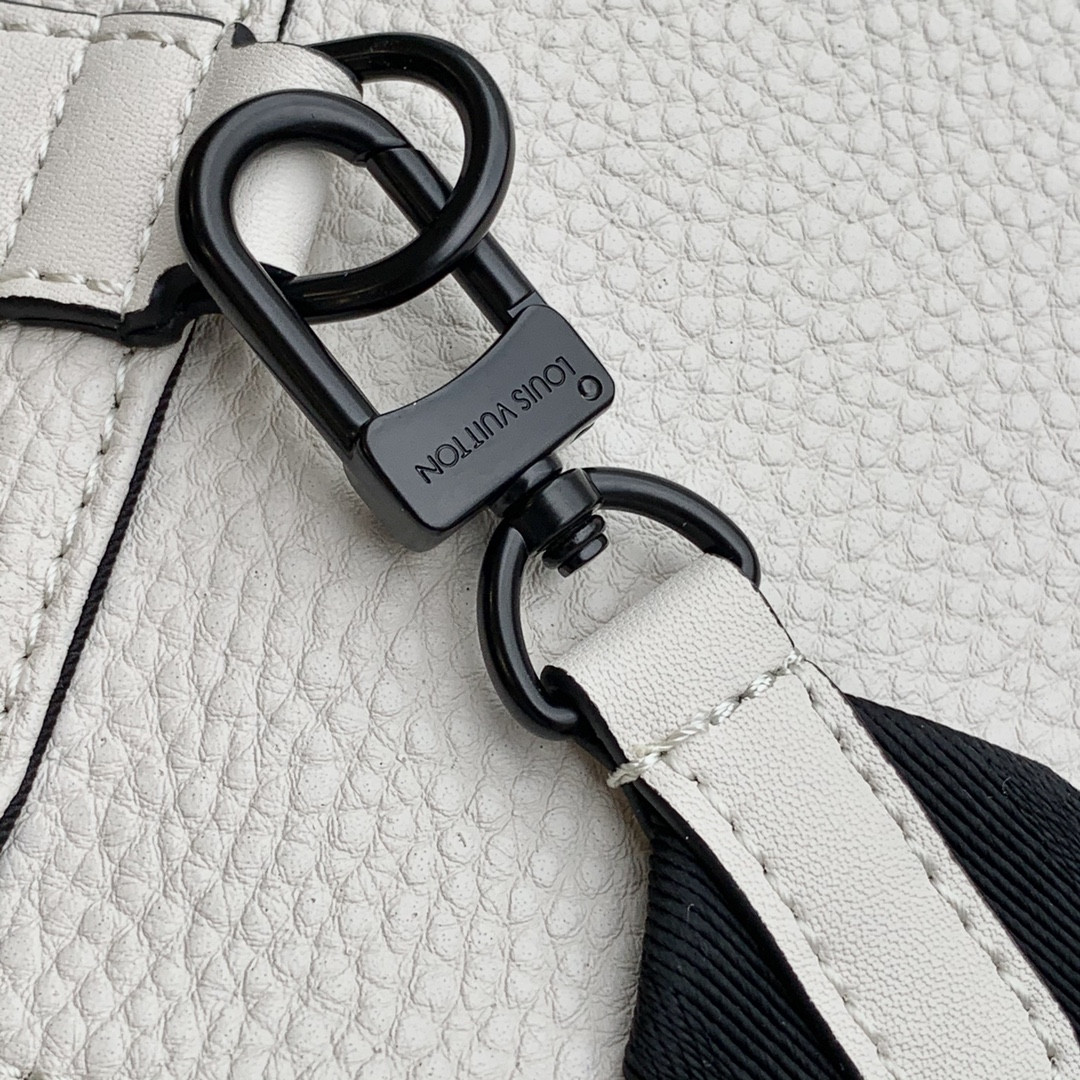 LV CHRISTOPHER XS M58493