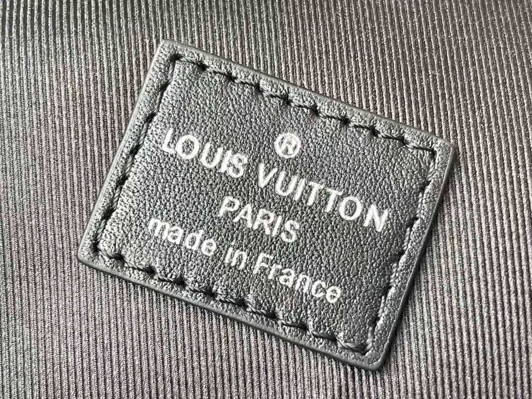 LV CHRISTOPHER SLIM BACKPACK M58644