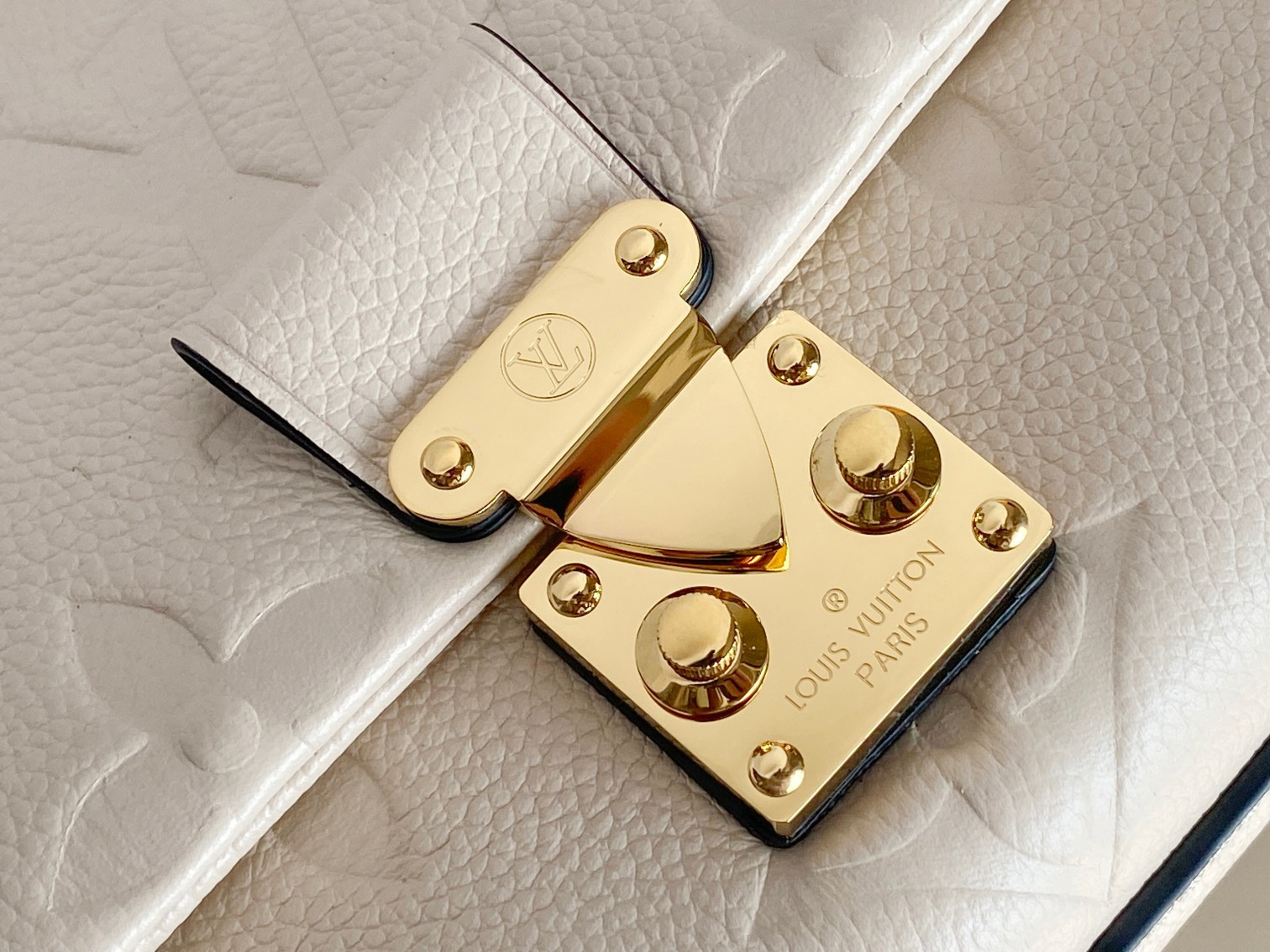 LV MADELEINE BB M46008 9.4 x 6.7 x 3.3 inches
