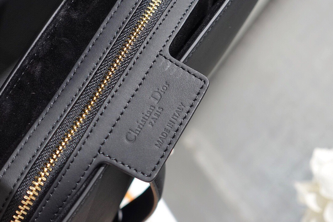 SADDLE BAG WITH STRAP Black Ultramatte Calfskin 25.5x20x6.5cm