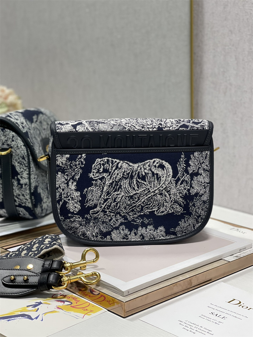 large D*or bobby bag oblique
