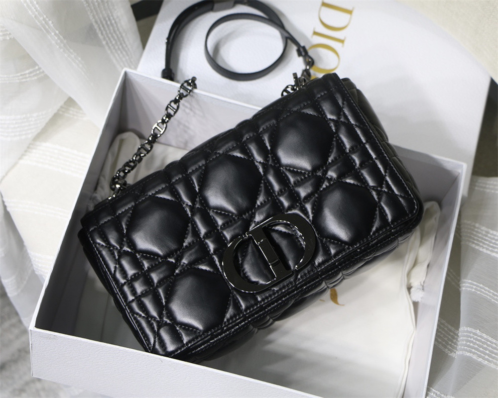 medium d*or caro bag S*pple cannage calfskin 25.5 x 15.5 x 8 cm