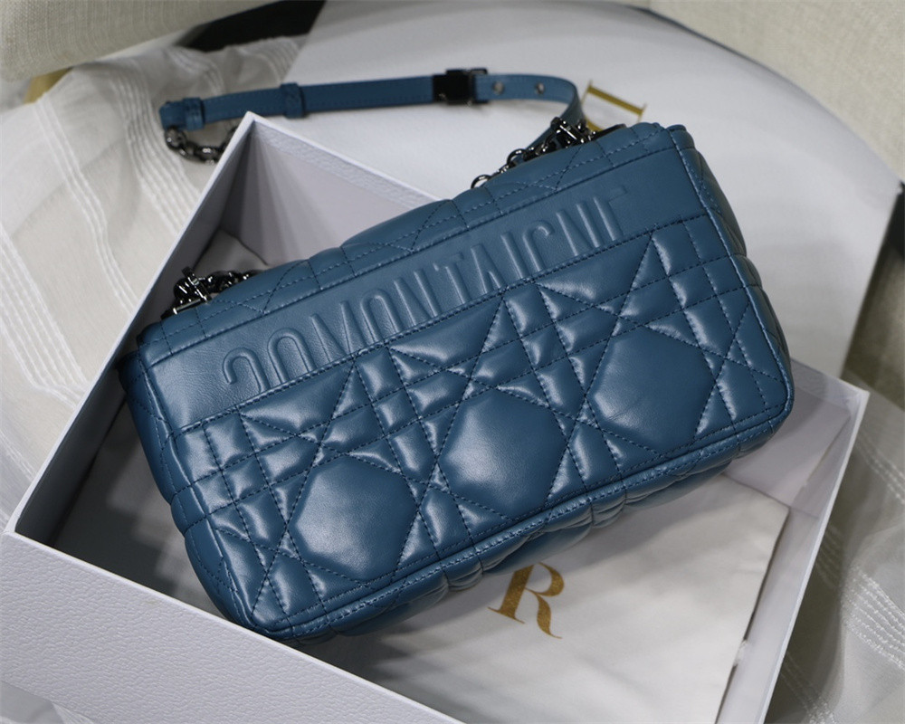 medium d*or caro bag navy S*pple cannage calfskin with silver hardware 25.5 x 15.5 x 8 cm