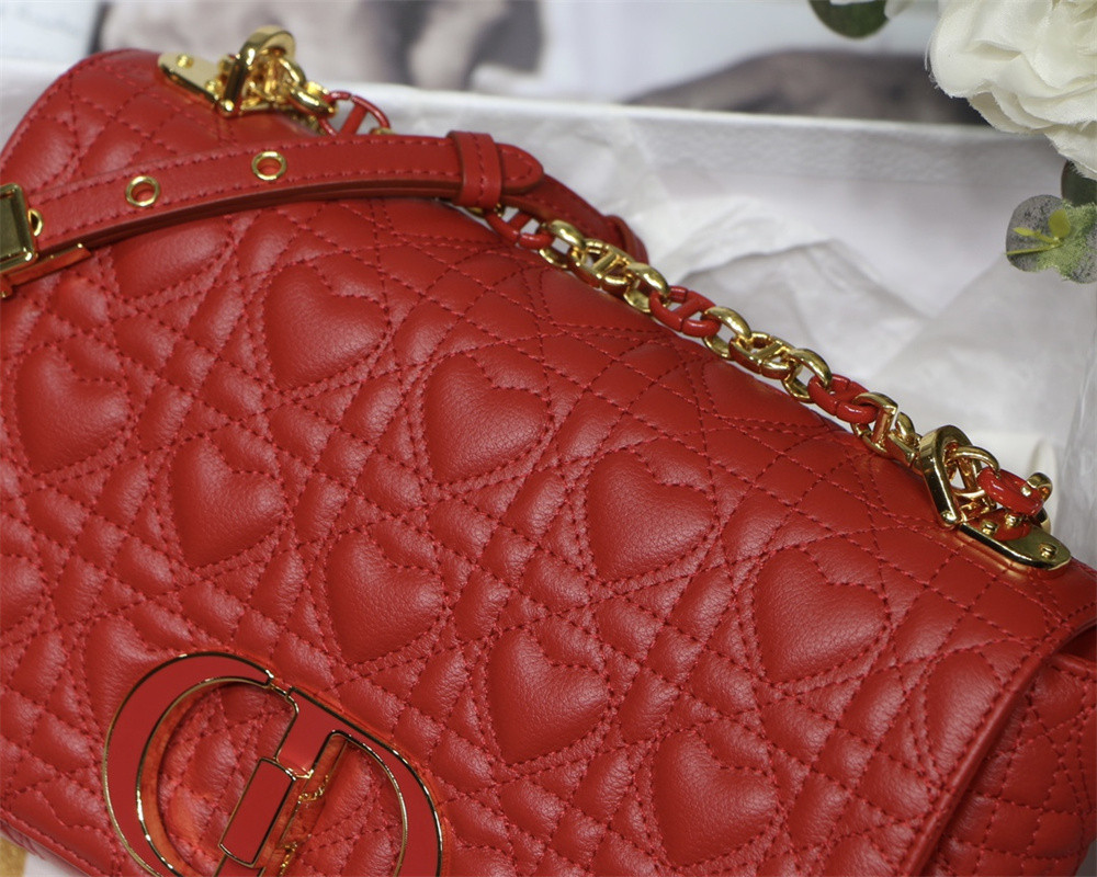 medium D*or caro bag amour red 25.5 x 15.5 x 8 cm