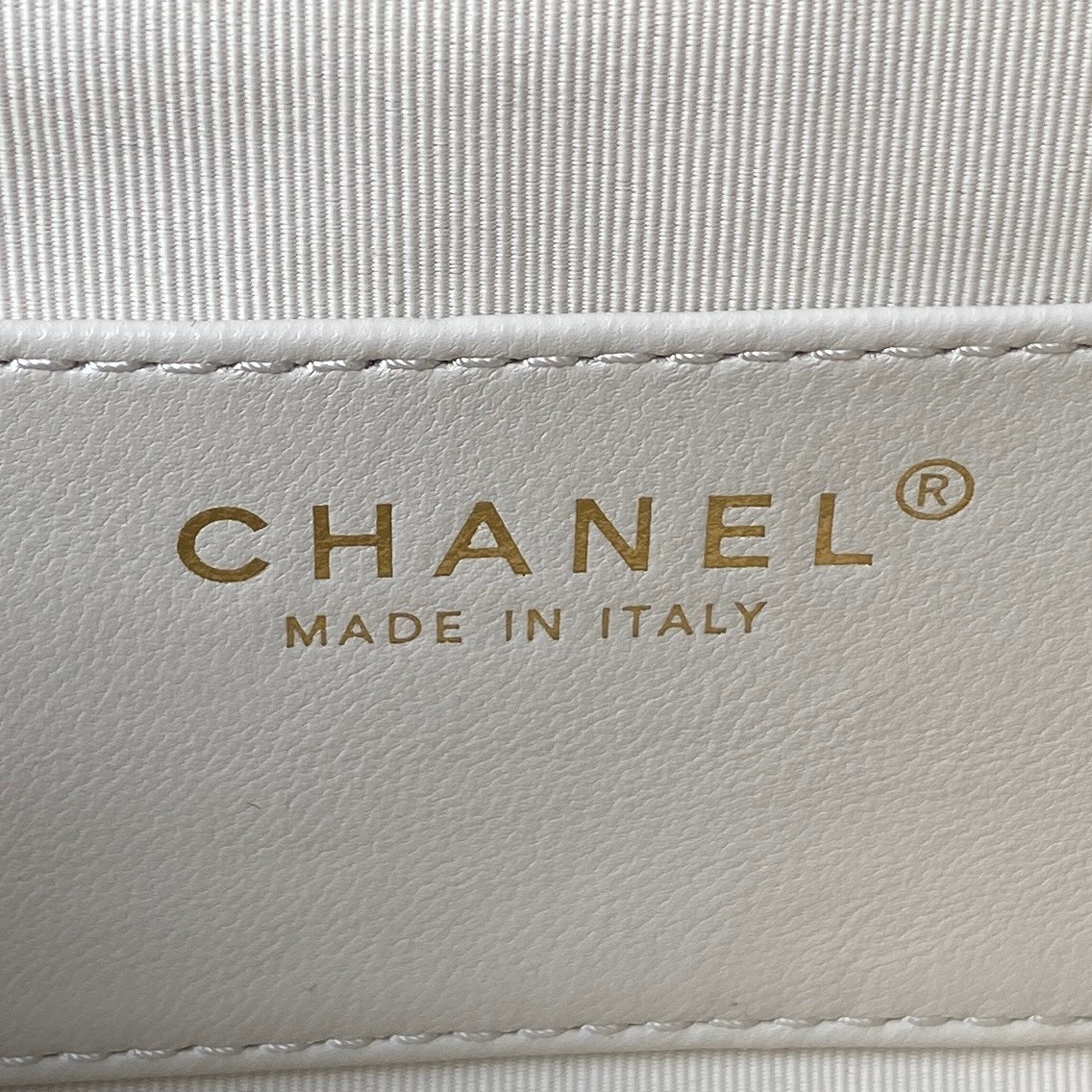 Ch*el baguette bag white 4.5 × 9.4 × 1.8 in