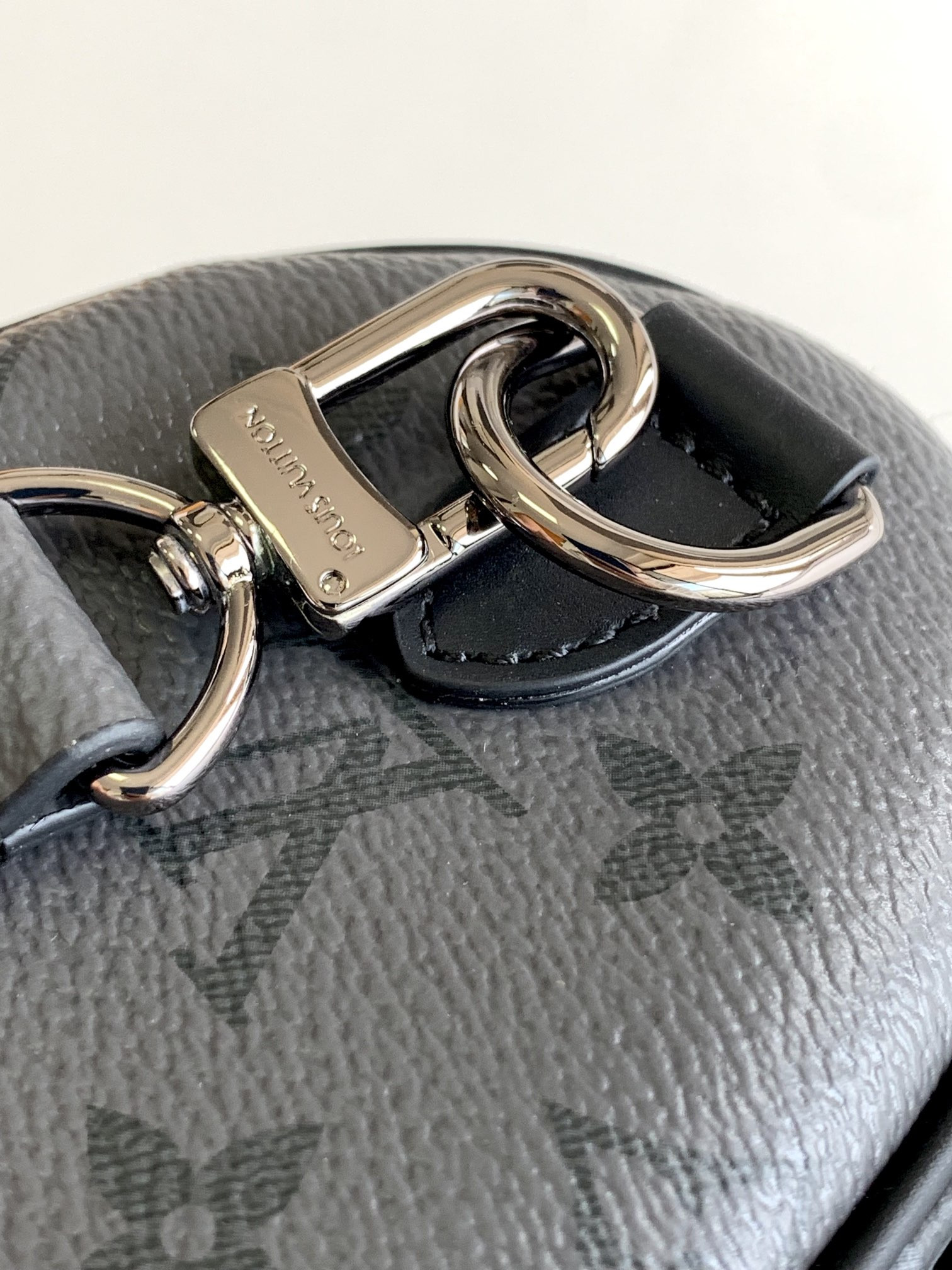 l0*is V*t0n keepall xs monogram eclipse reverse black m45947 21 x 12 x 9 cm