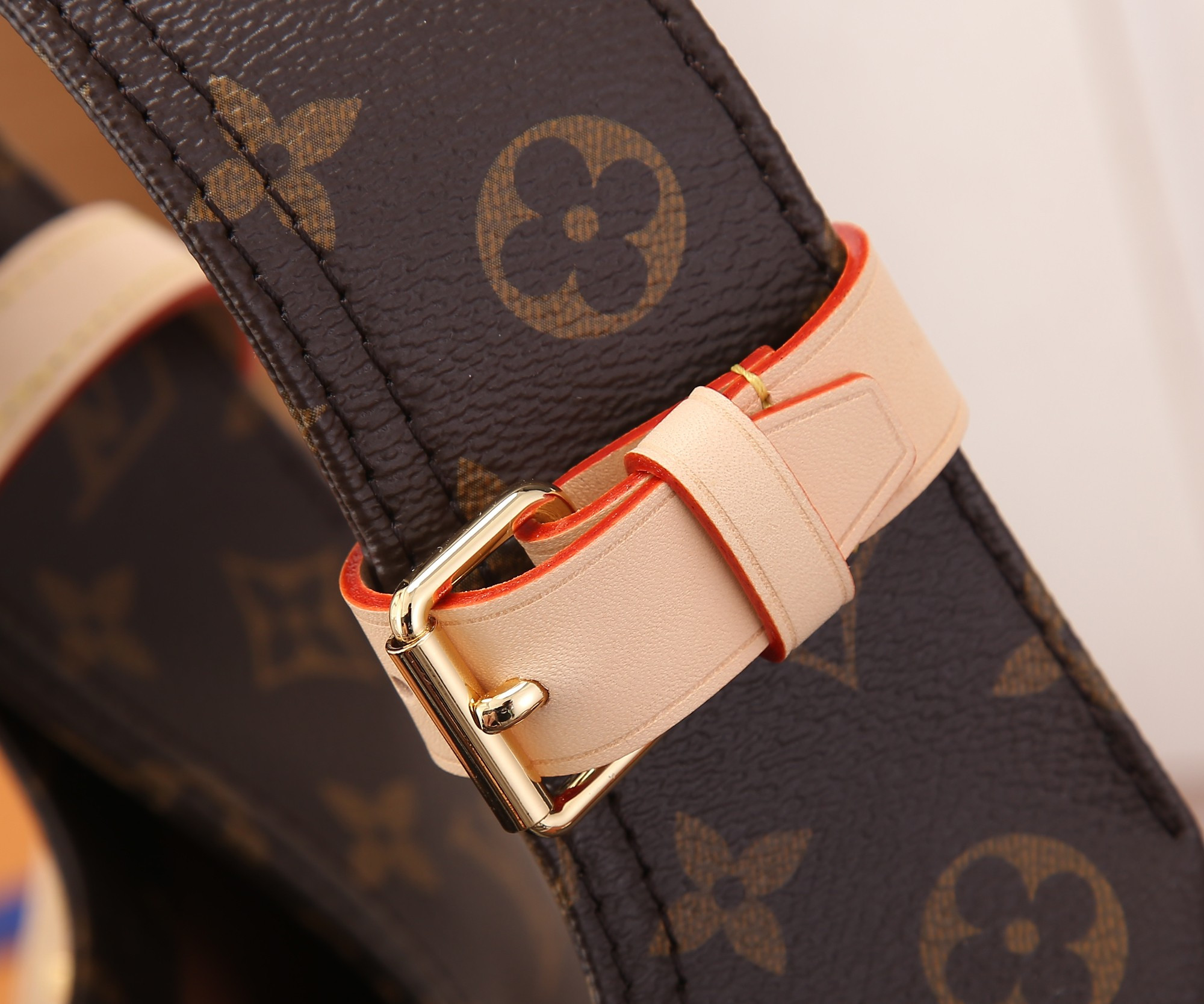 LV Atlantis GM M46817 13.4 x 13.4 x 5.3 inches