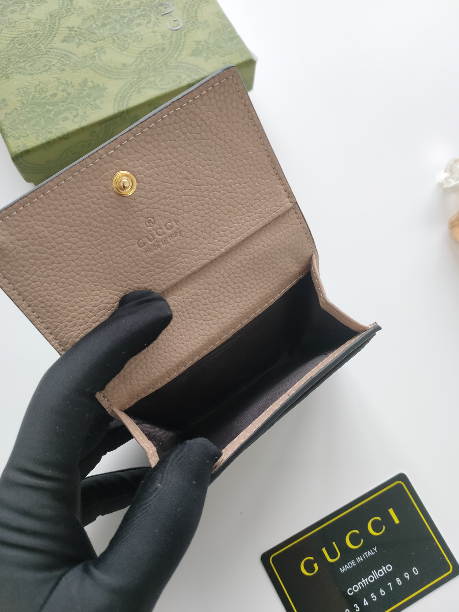 G*u*i gg card case wallet
