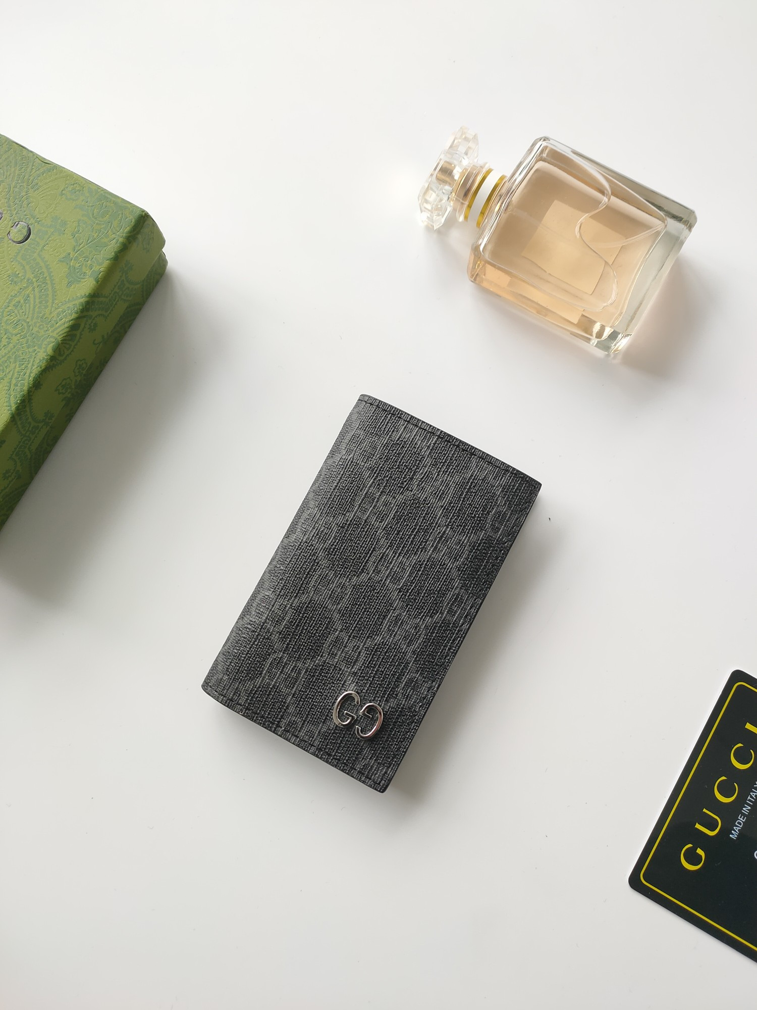 G*u*i gg card case wallet