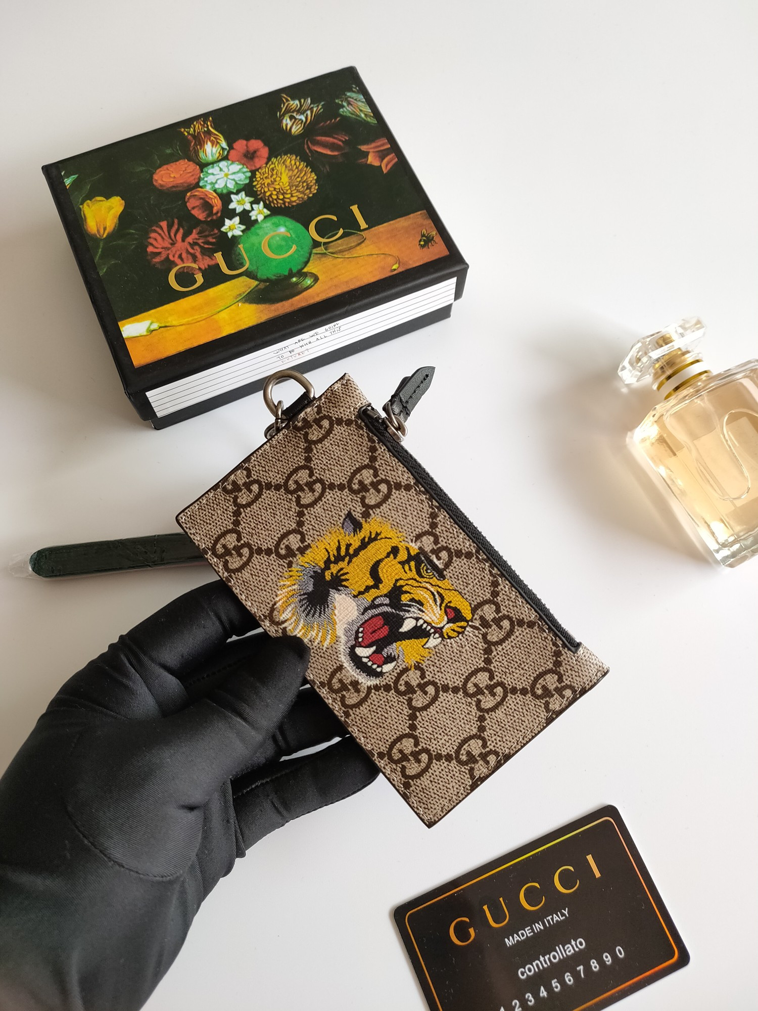 G*u*i gg card case wallet