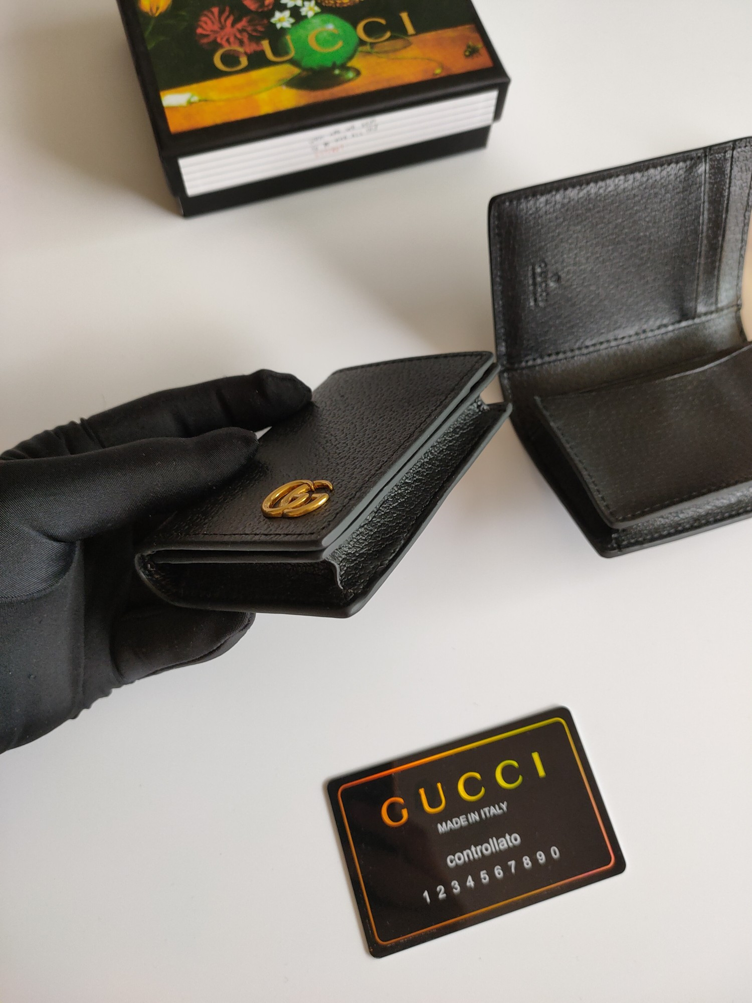 G*u*i gg card case wallet