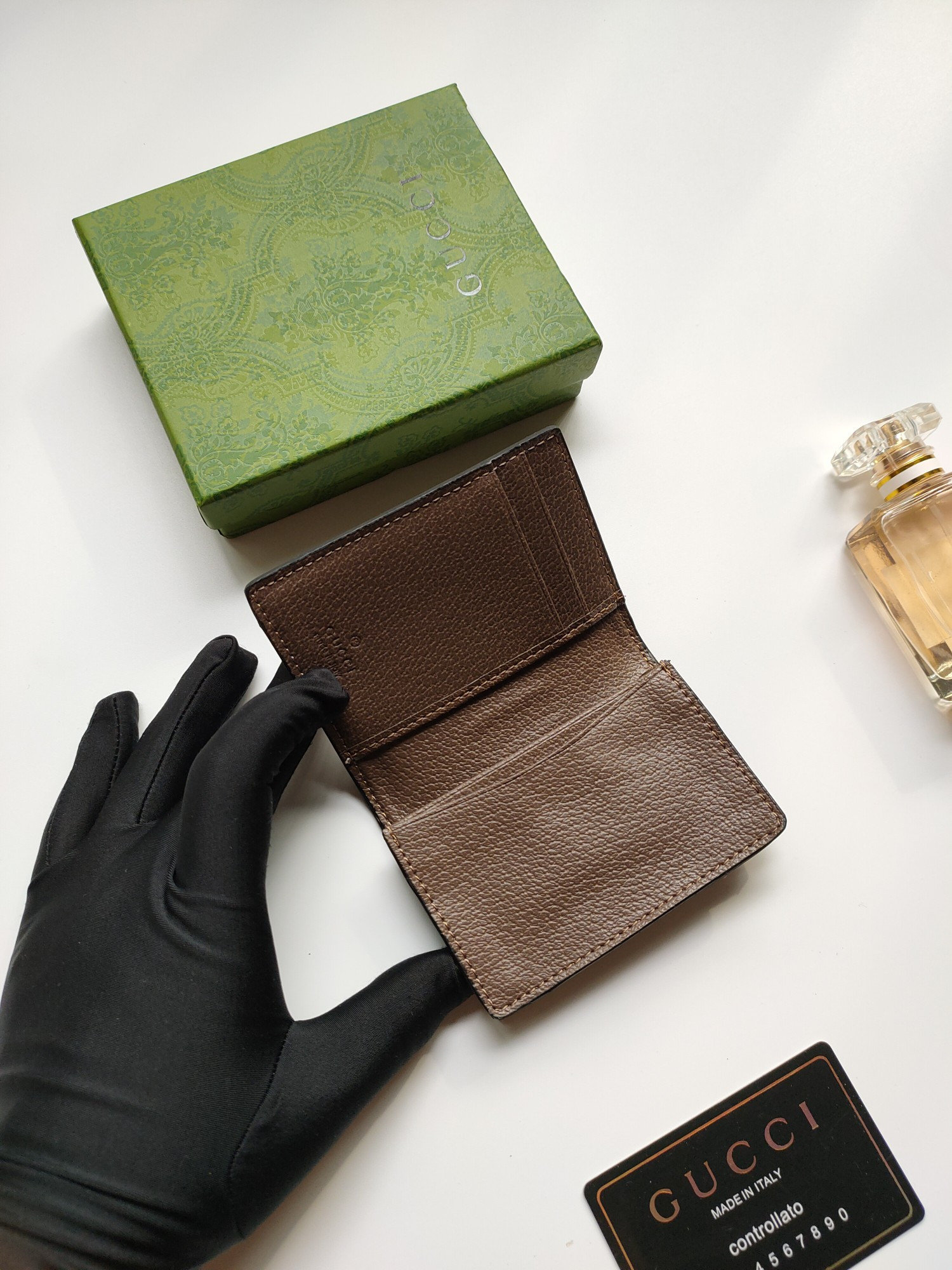 G*u*i gg card case wallet