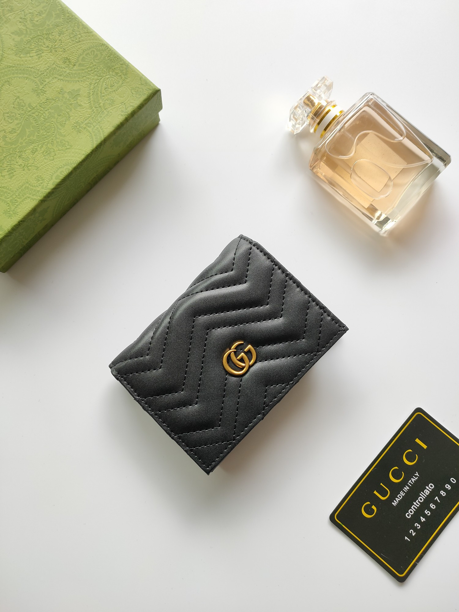 G*u*i gg card case wallet