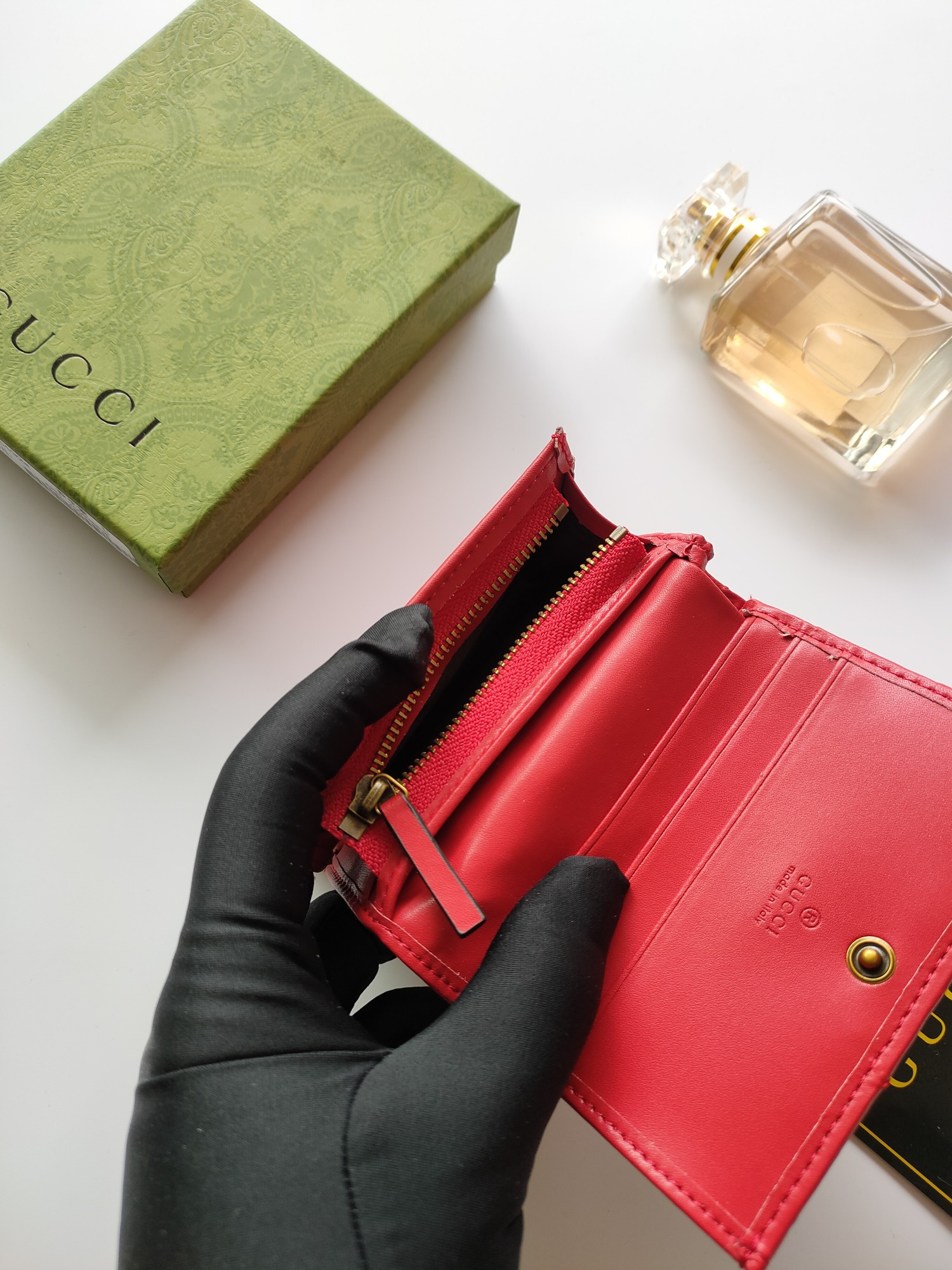 G*u*i gg  card case wallet