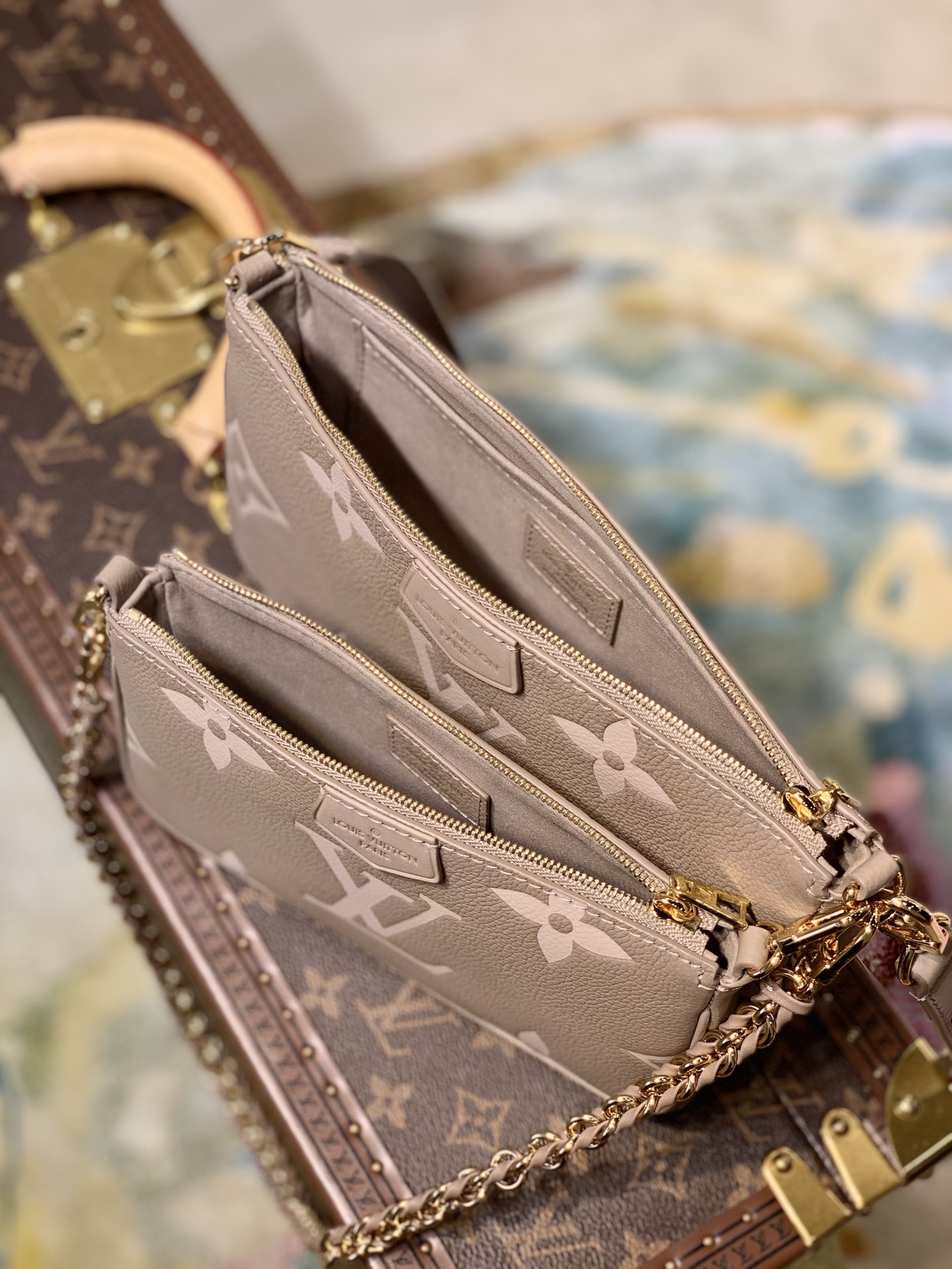 l0*is V*t0n multi pochette accessoires 9.4 x 5.3 x 1.6 inches